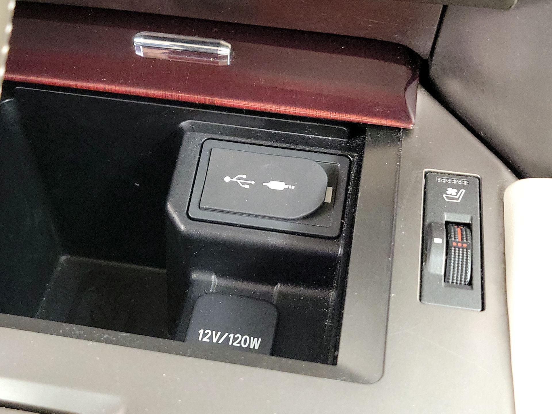 Thumbnail: 2019 Lexus GX - 19