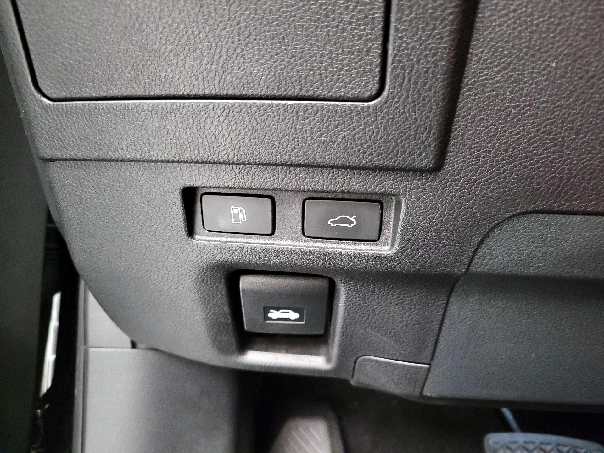 Thumbnail: 2020 Lexus ES - 13