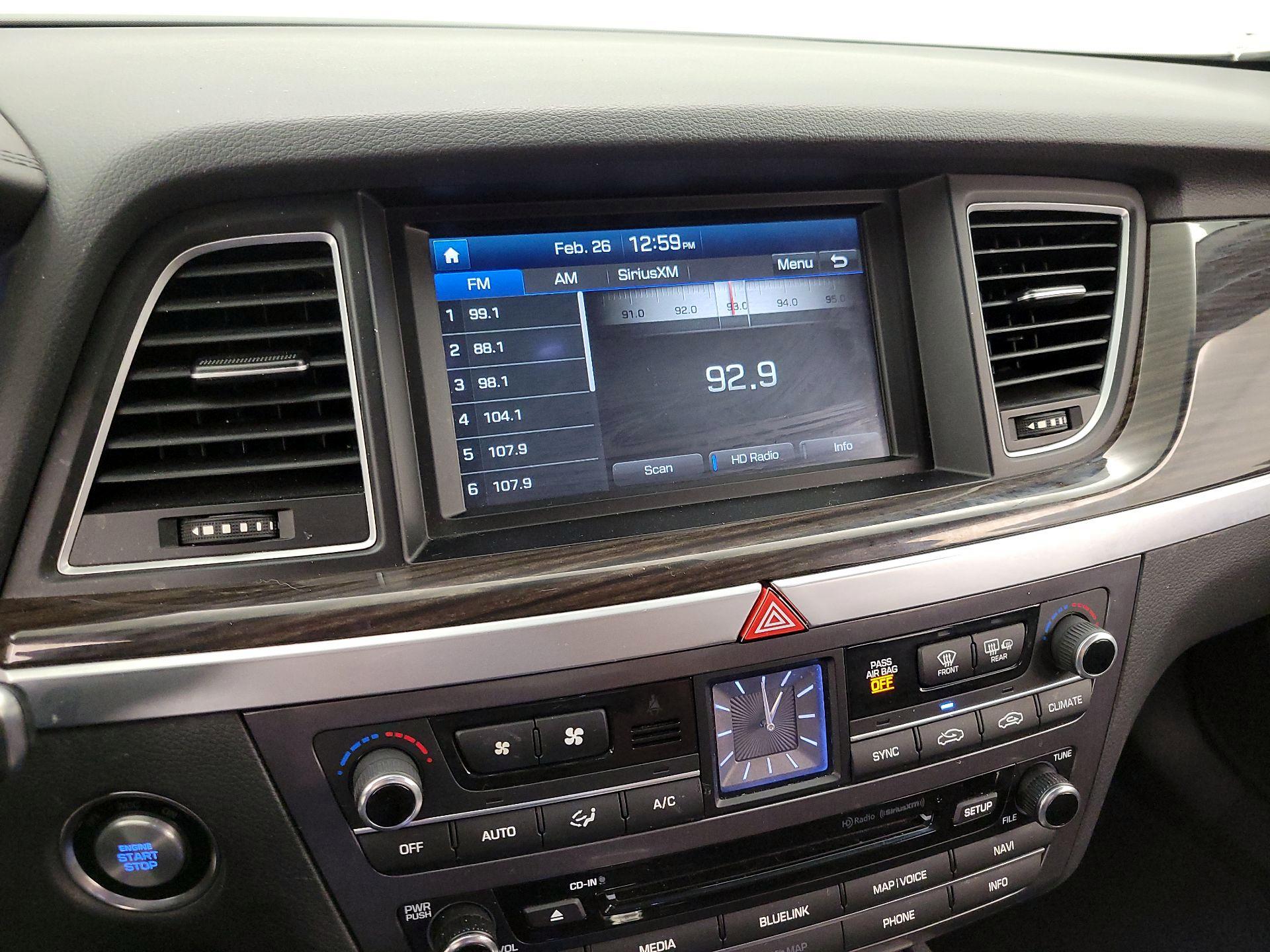 Thumbnail: 2017 Genesis G80 - 16