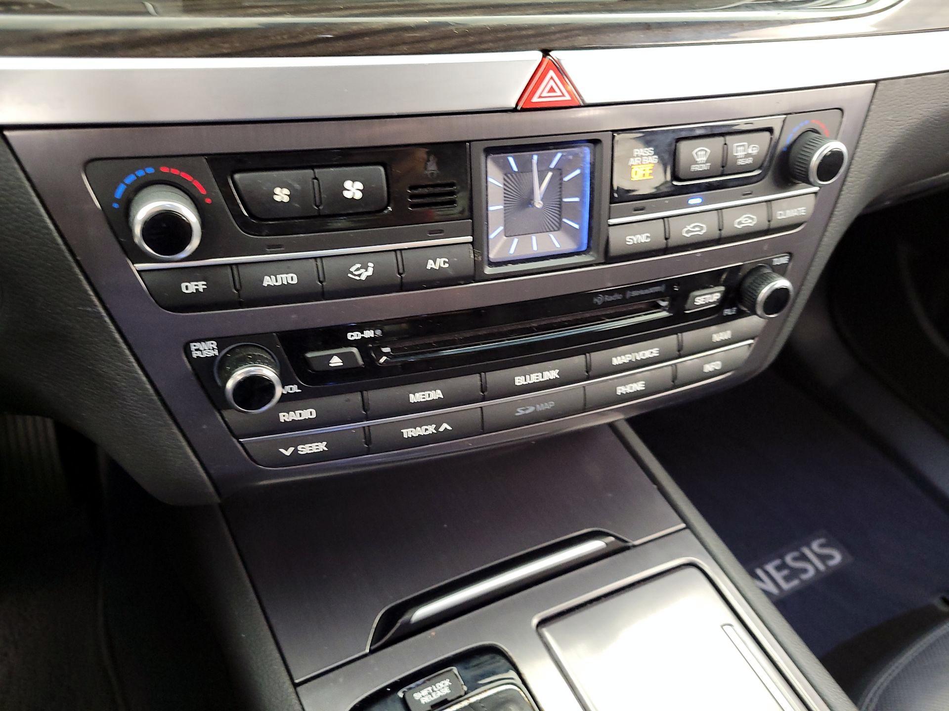 Thumbnail: 2017 Genesis G80 - 17