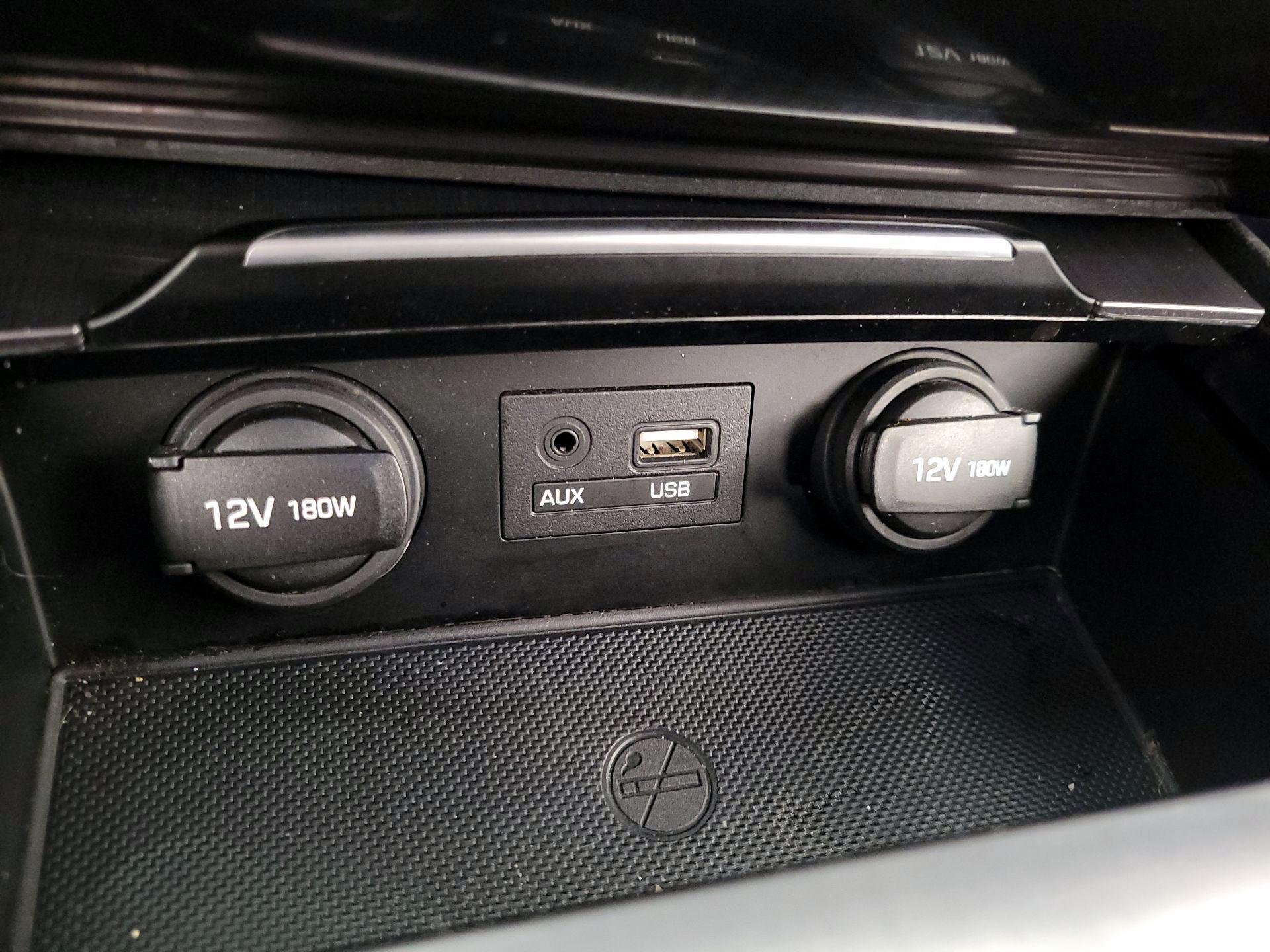 Thumbnail: 2017 Genesis G80 - 19