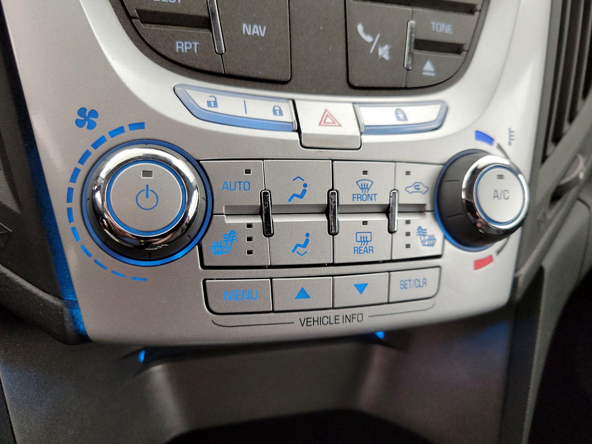 Thumbnail: 2015 Chevrolet Equinox - 16