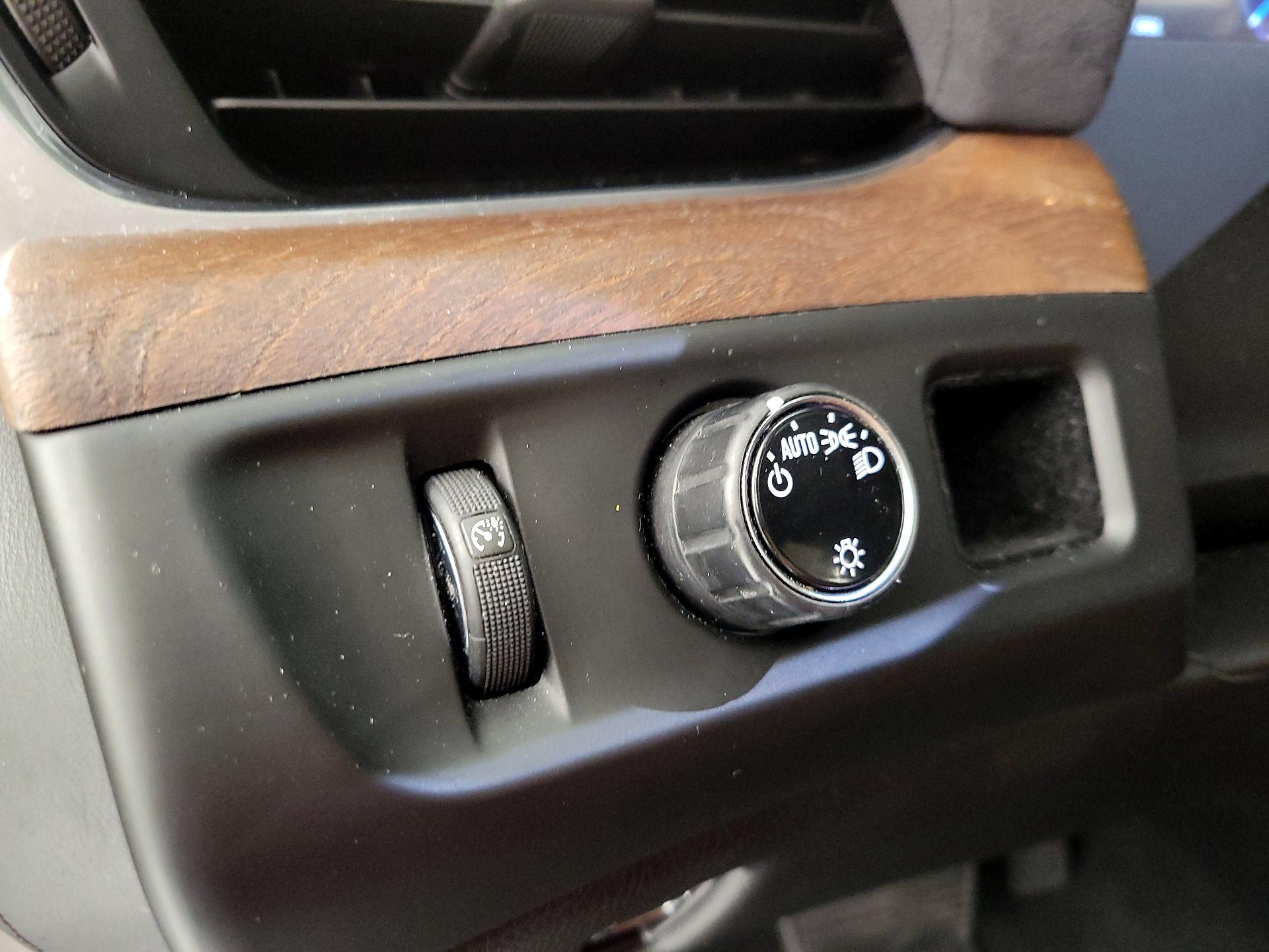 Thumbnail: 2019 Cadillac Escalade - 13