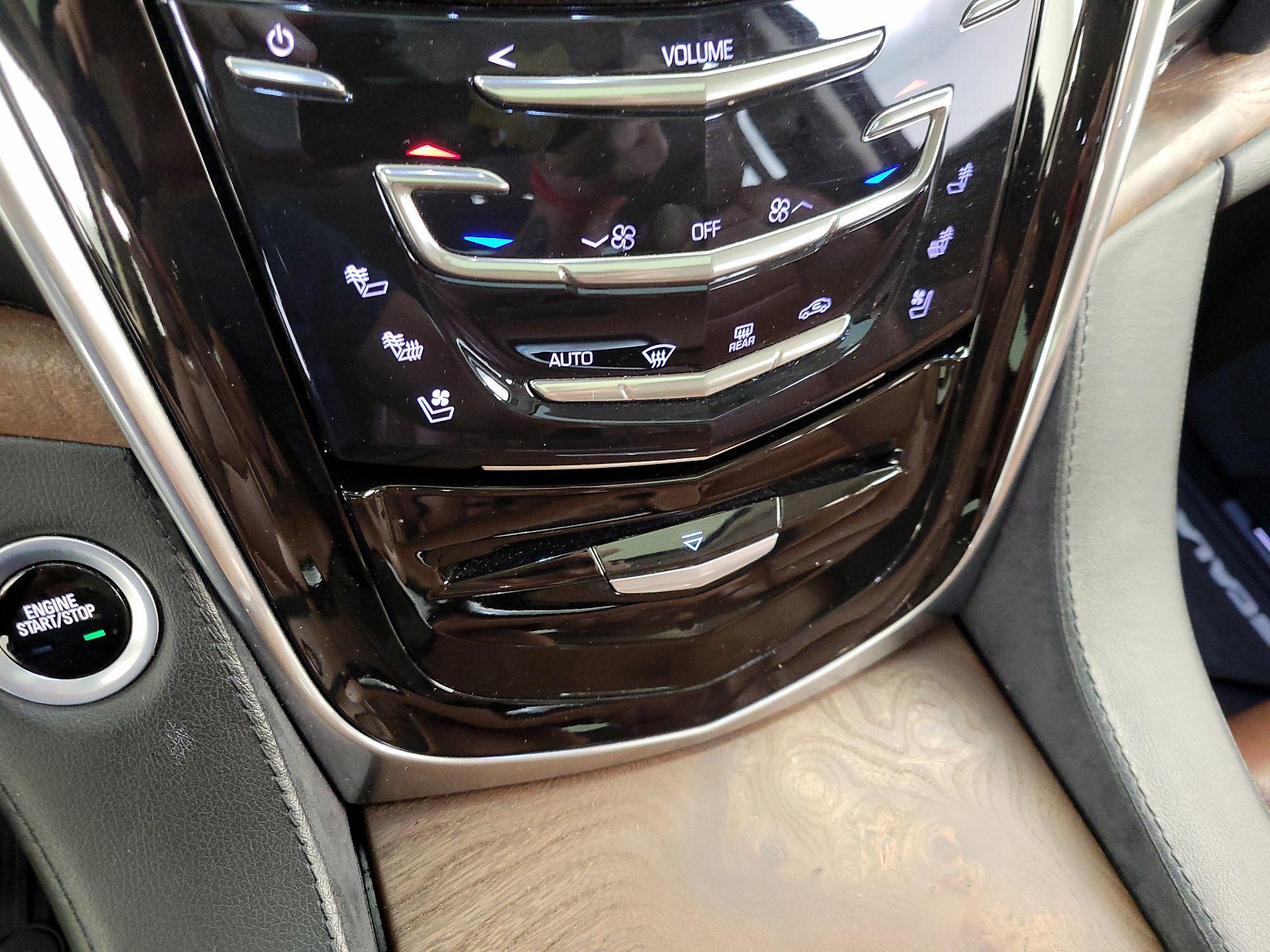 Thumbnail: 2019 Cadillac Escalade - 17