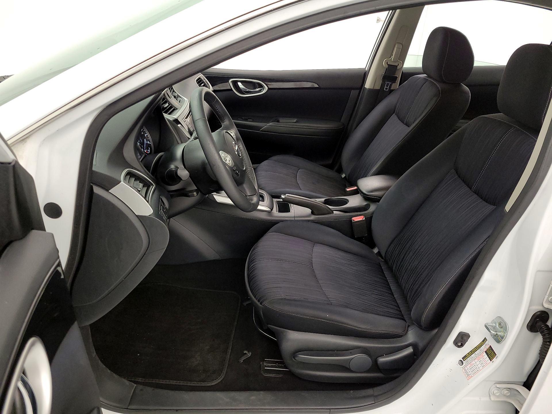 Thumbnail: 2016 Nissan Sentra - 11