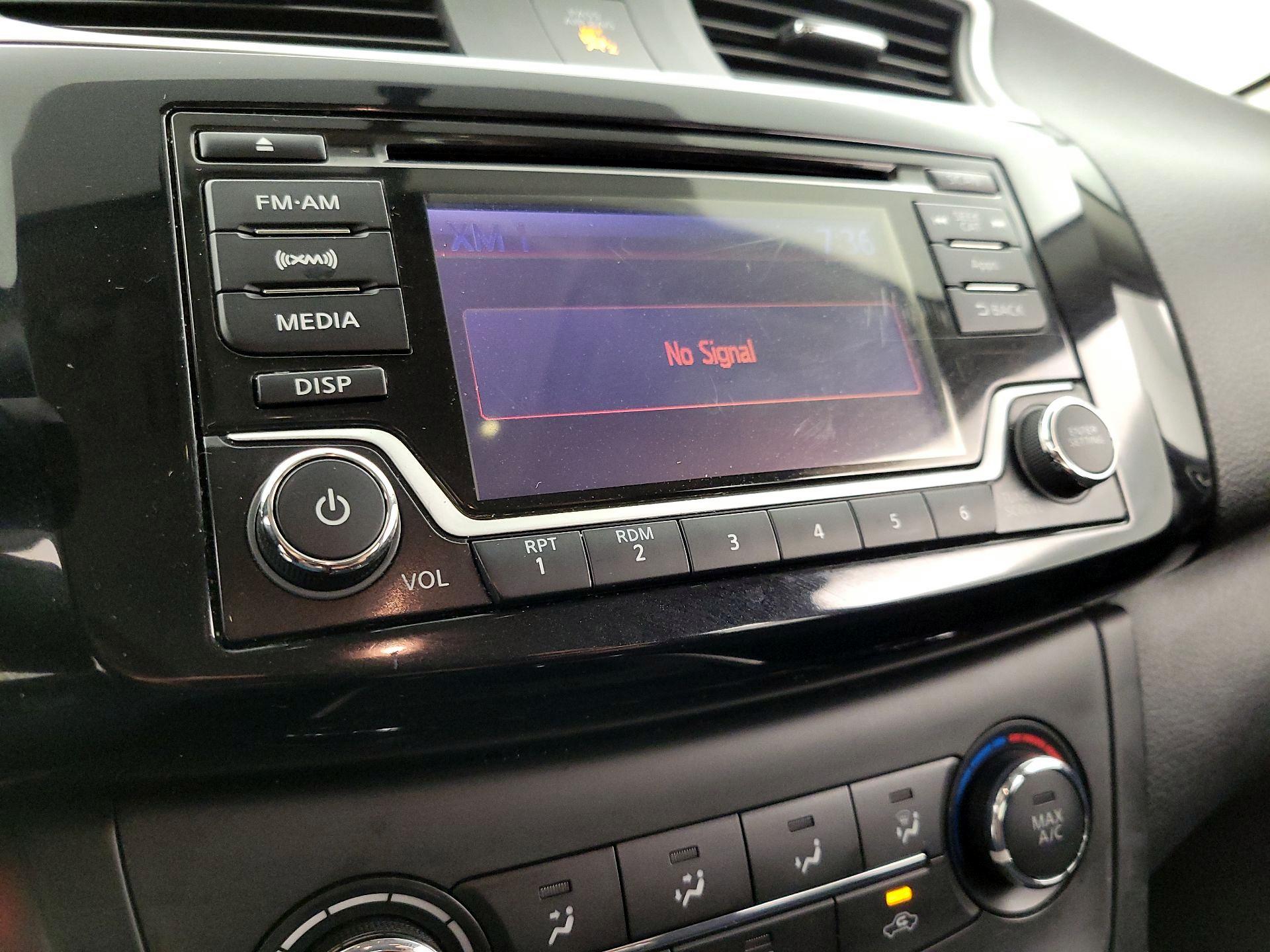 Thumbnail: 2016 Nissan Sentra - 14