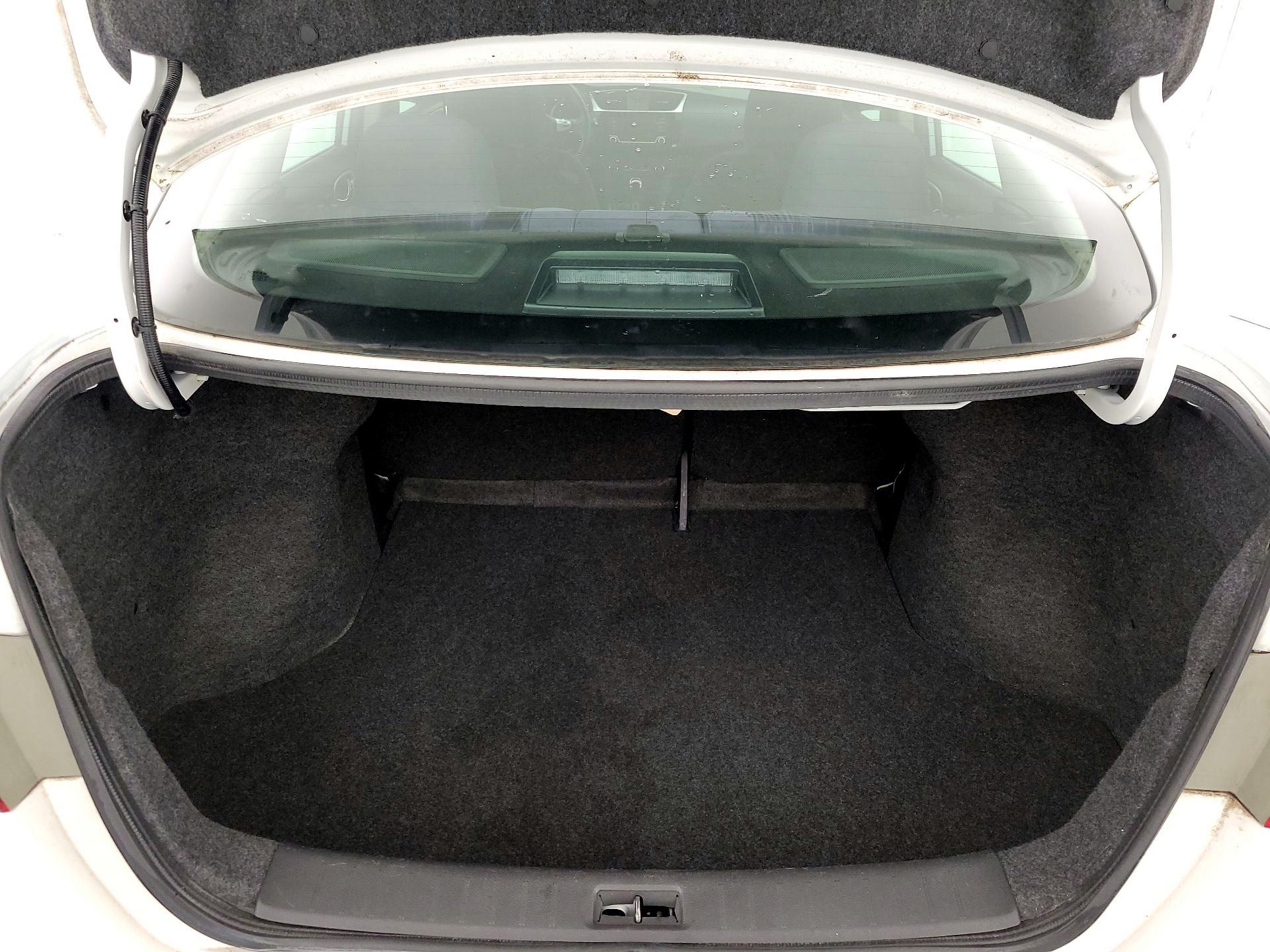 Thumbnail: 2016 Nissan Sentra - 18