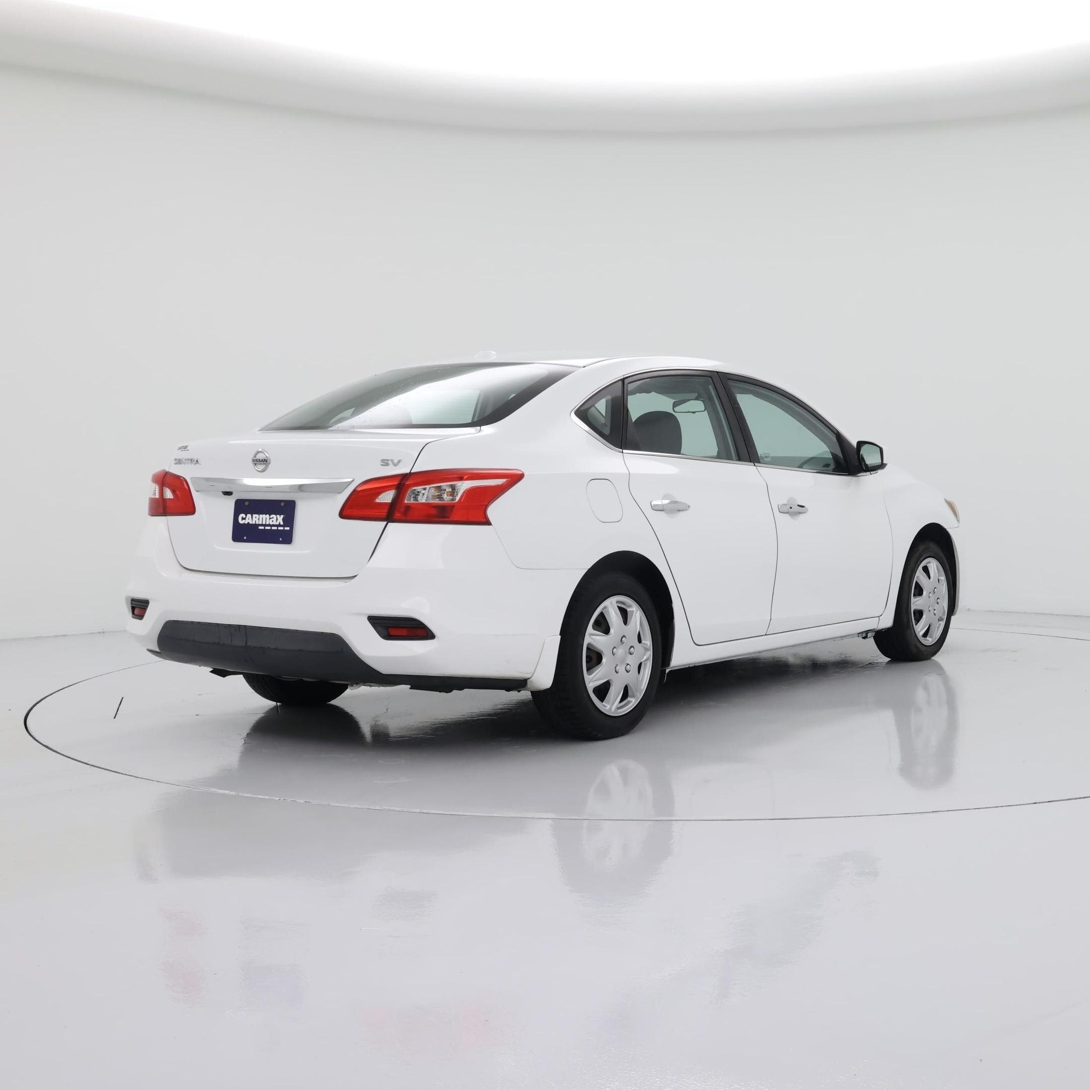 Thumbnail: 2016 Nissan Sentra - 8