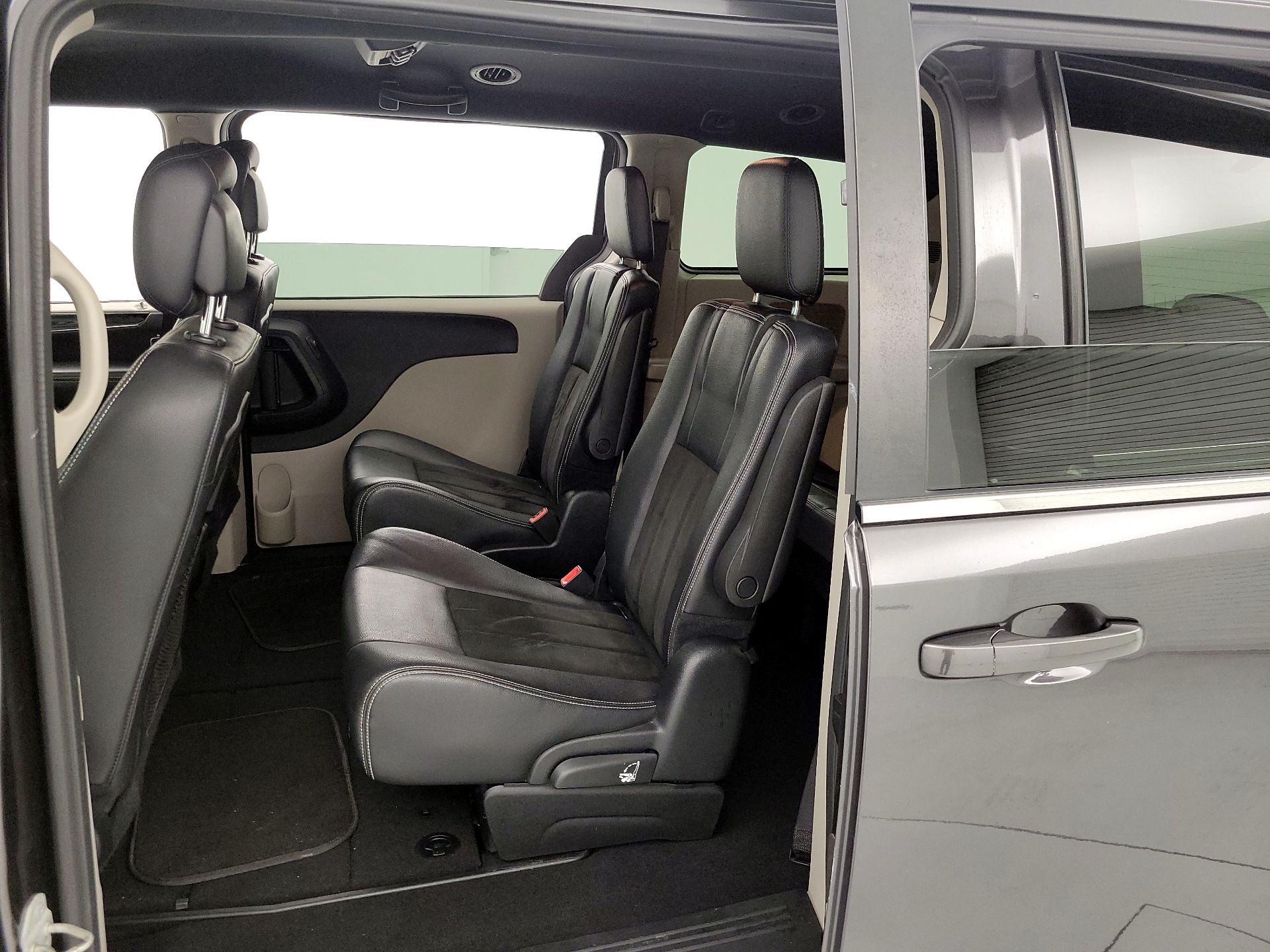 Thumbnail: 2019 Dodge Grand Caravan - 18