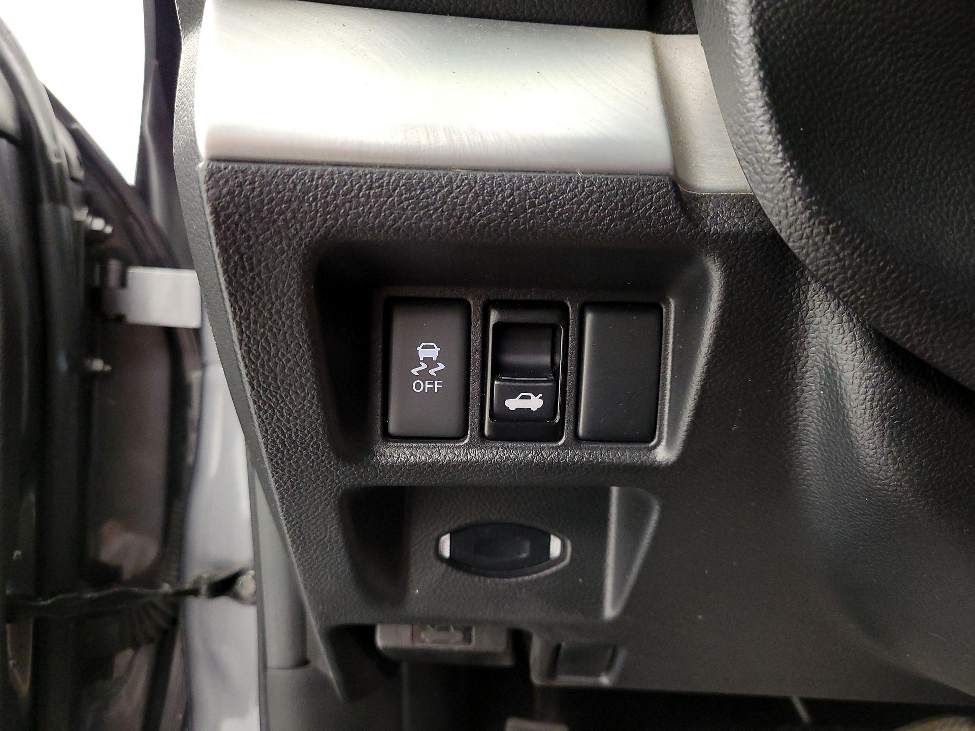 Thumbnail: 2015 INFINITI Q60 - 13