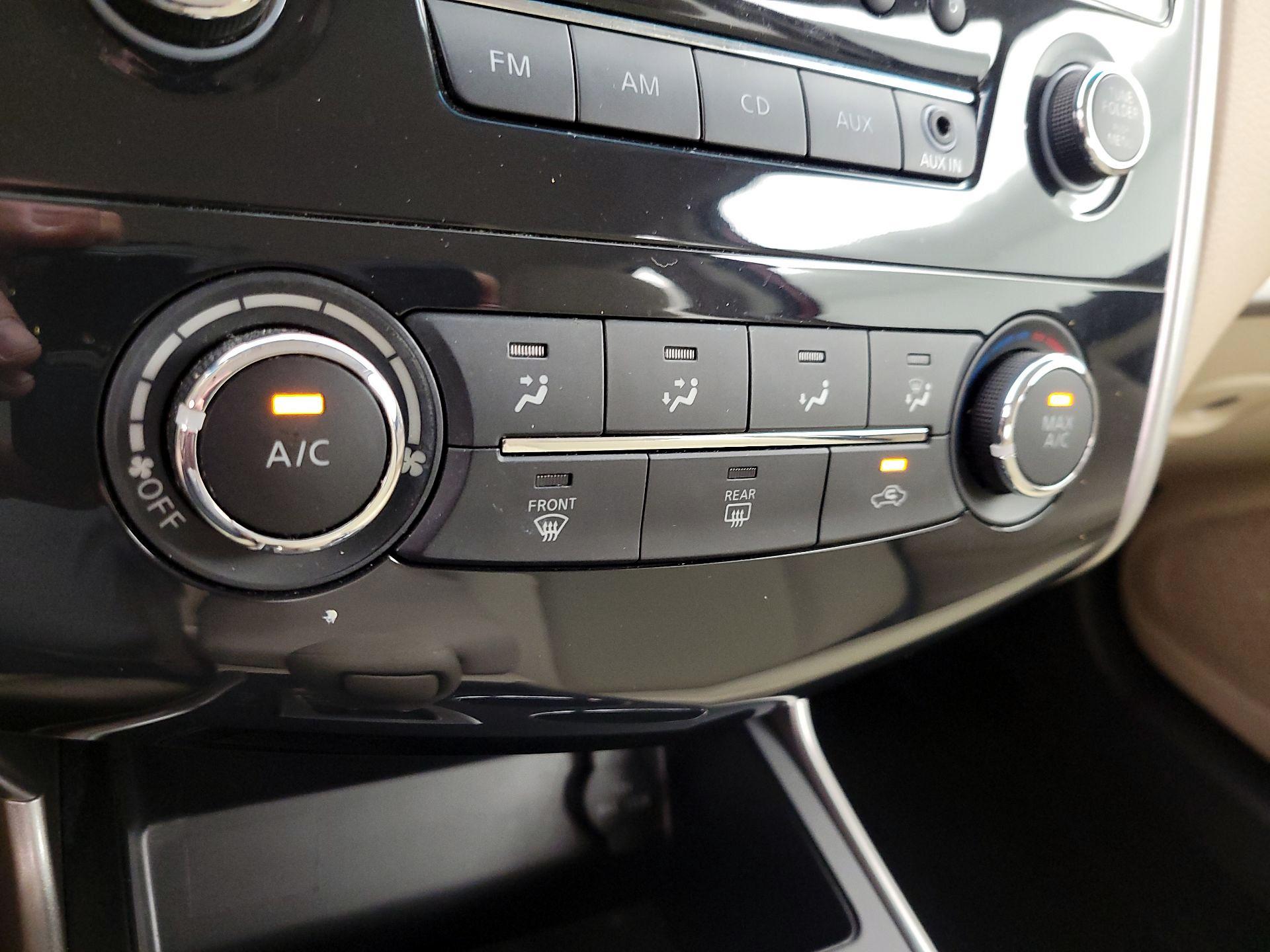 Thumbnail: 2015 Nissan Altima - 15