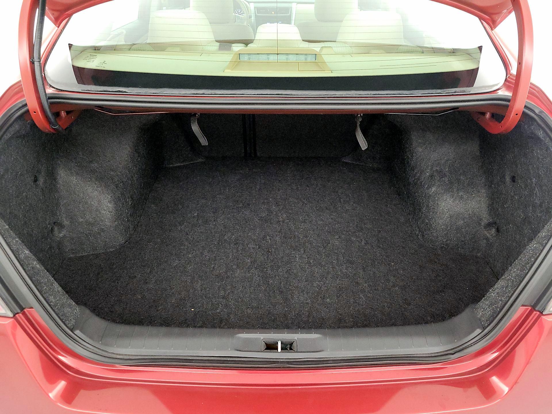 Thumbnail: 2015 Nissan Altima - 19