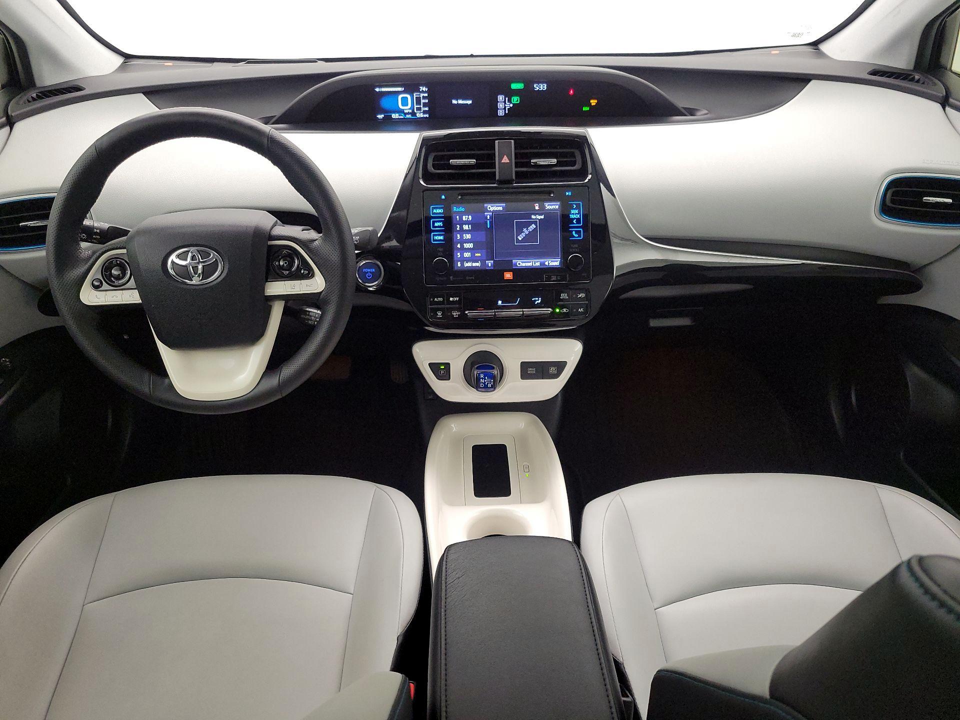 Thumbnail: 2016 Toyota Prius - 9