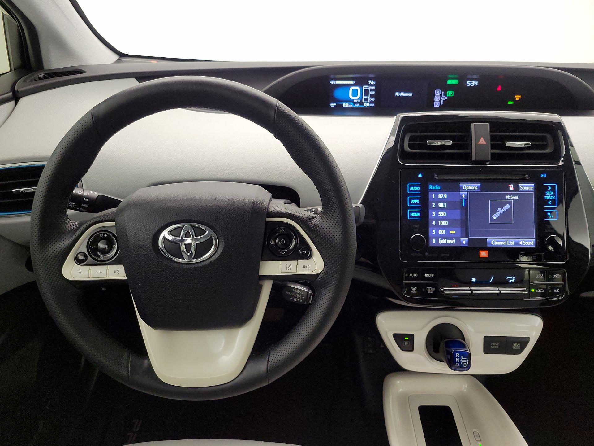 Thumbnail: 2016 Toyota Prius - 10