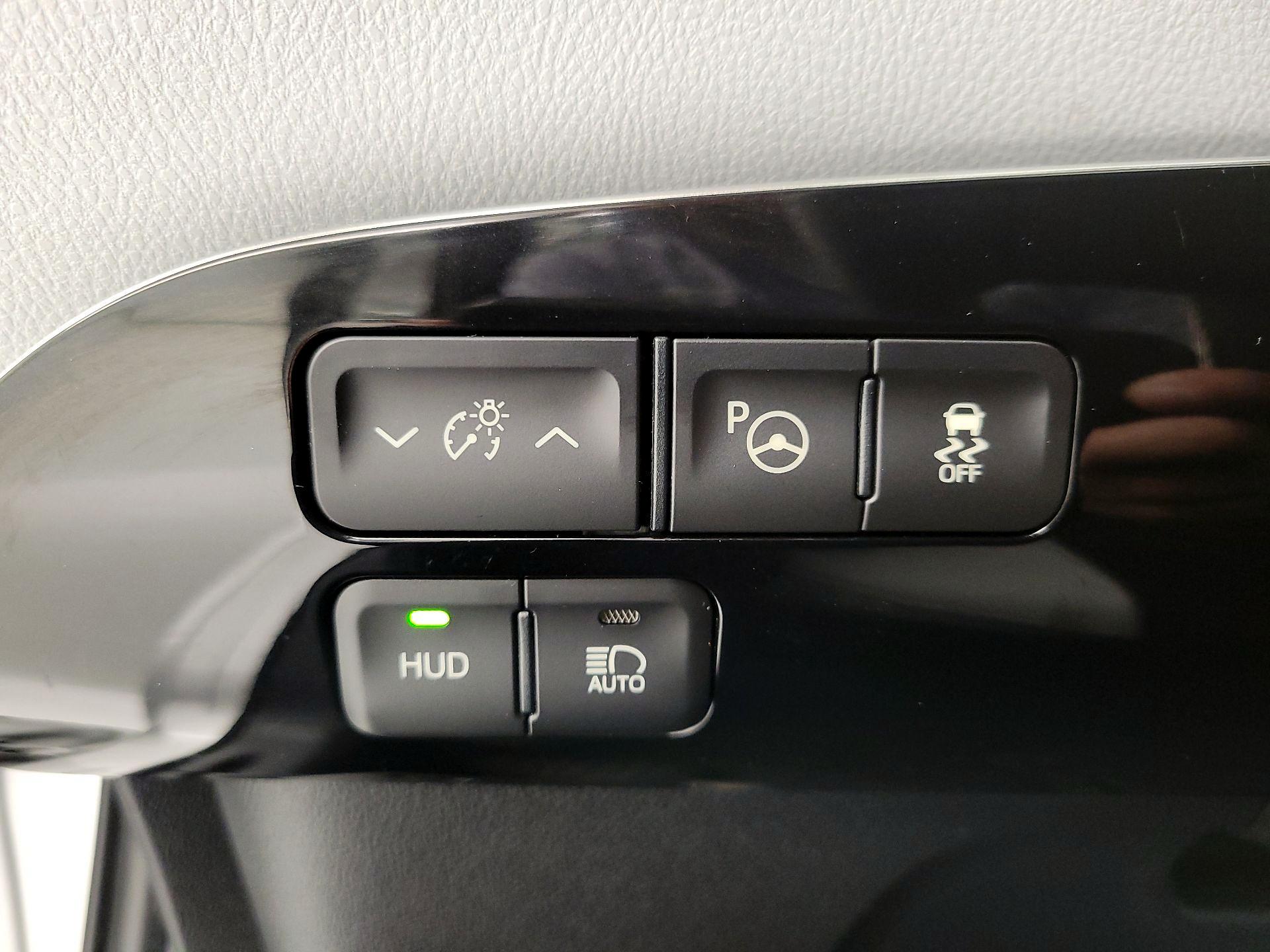 Thumbnail: 2016 Toyota Prius - 13