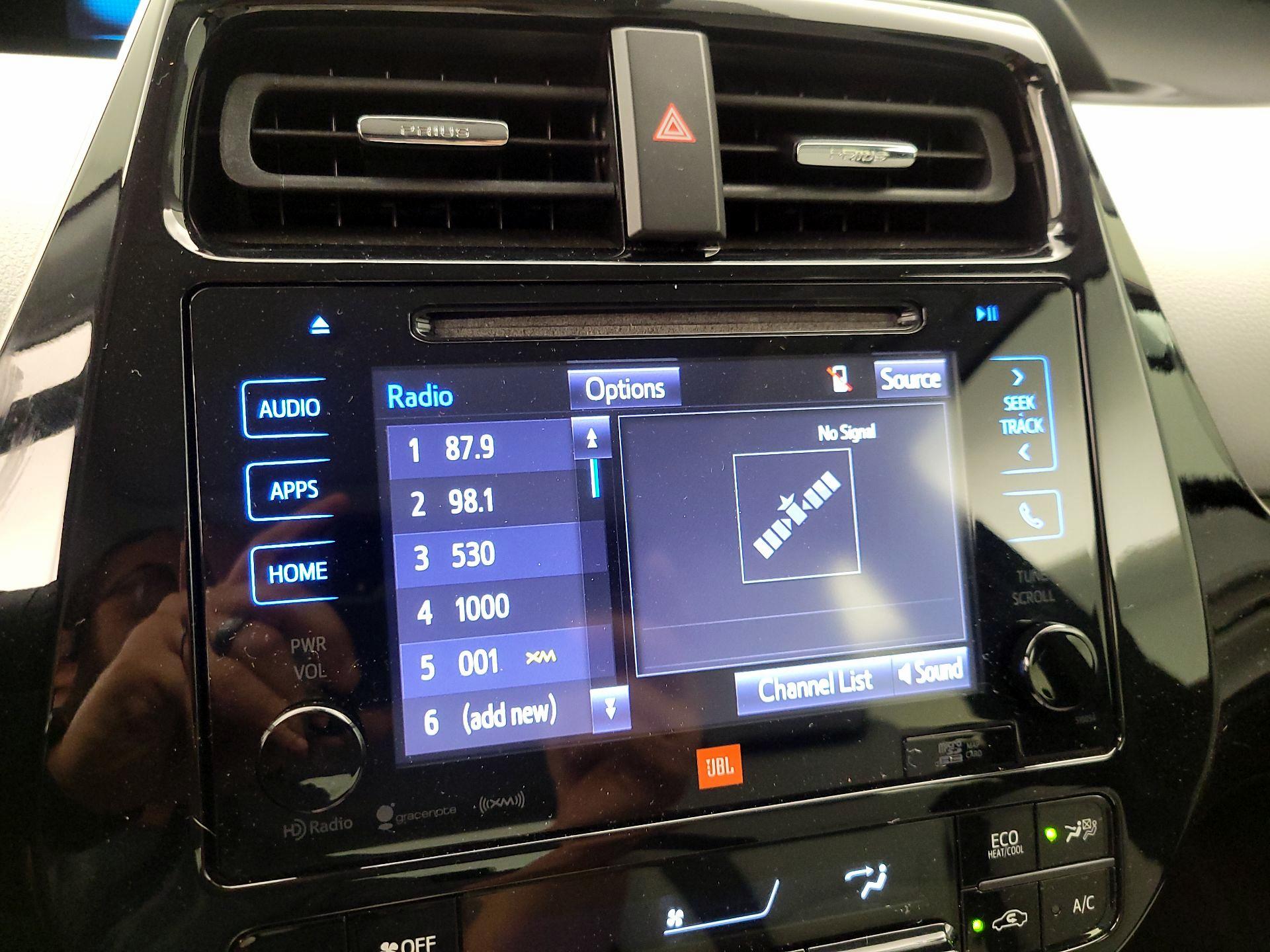 Thumbnail: 2016 Toyota Prius - 15