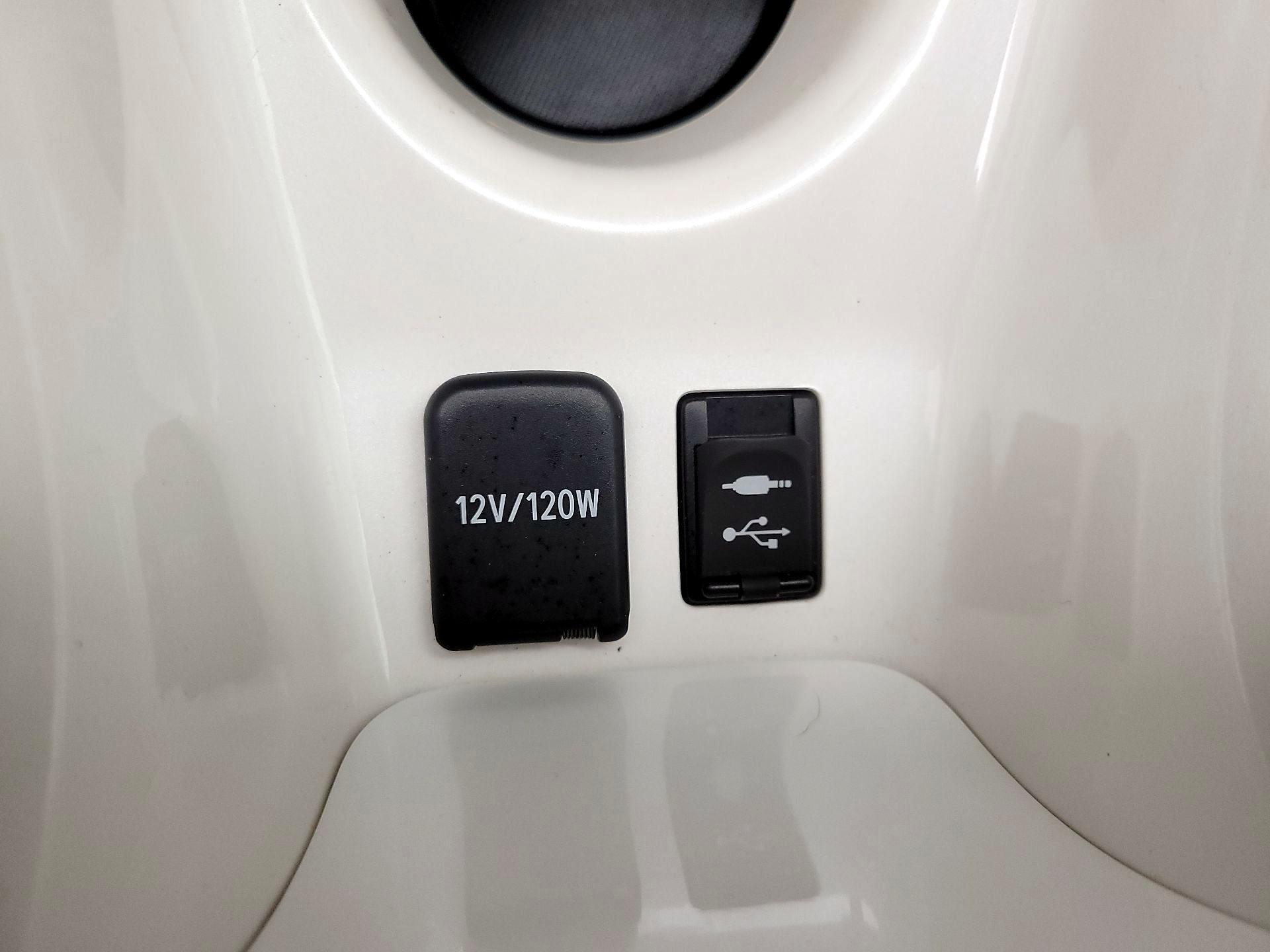 Thumbnail: 2016 Toyota Prius - 18