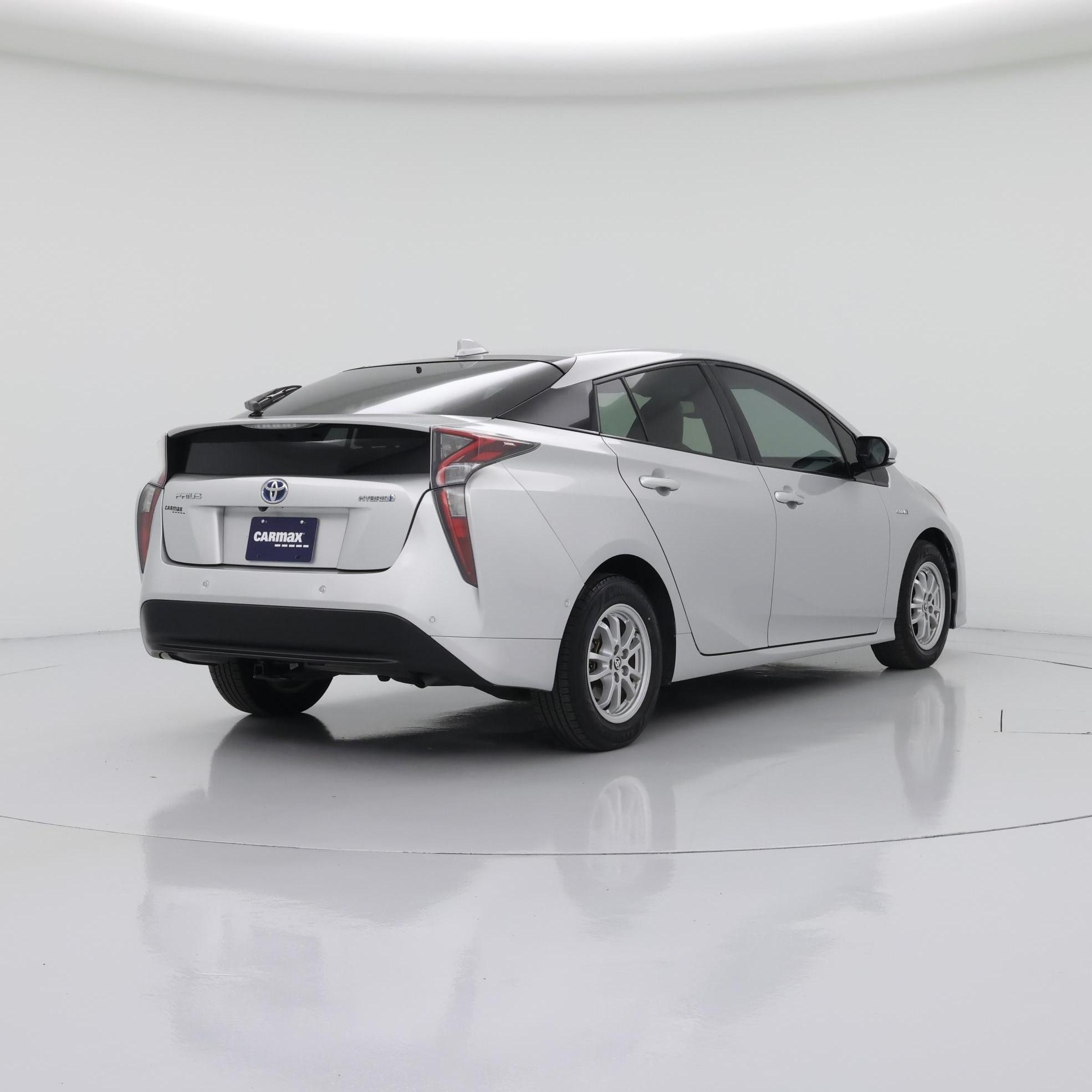 Thumbnail: 2016 Toyota Prius - 8
