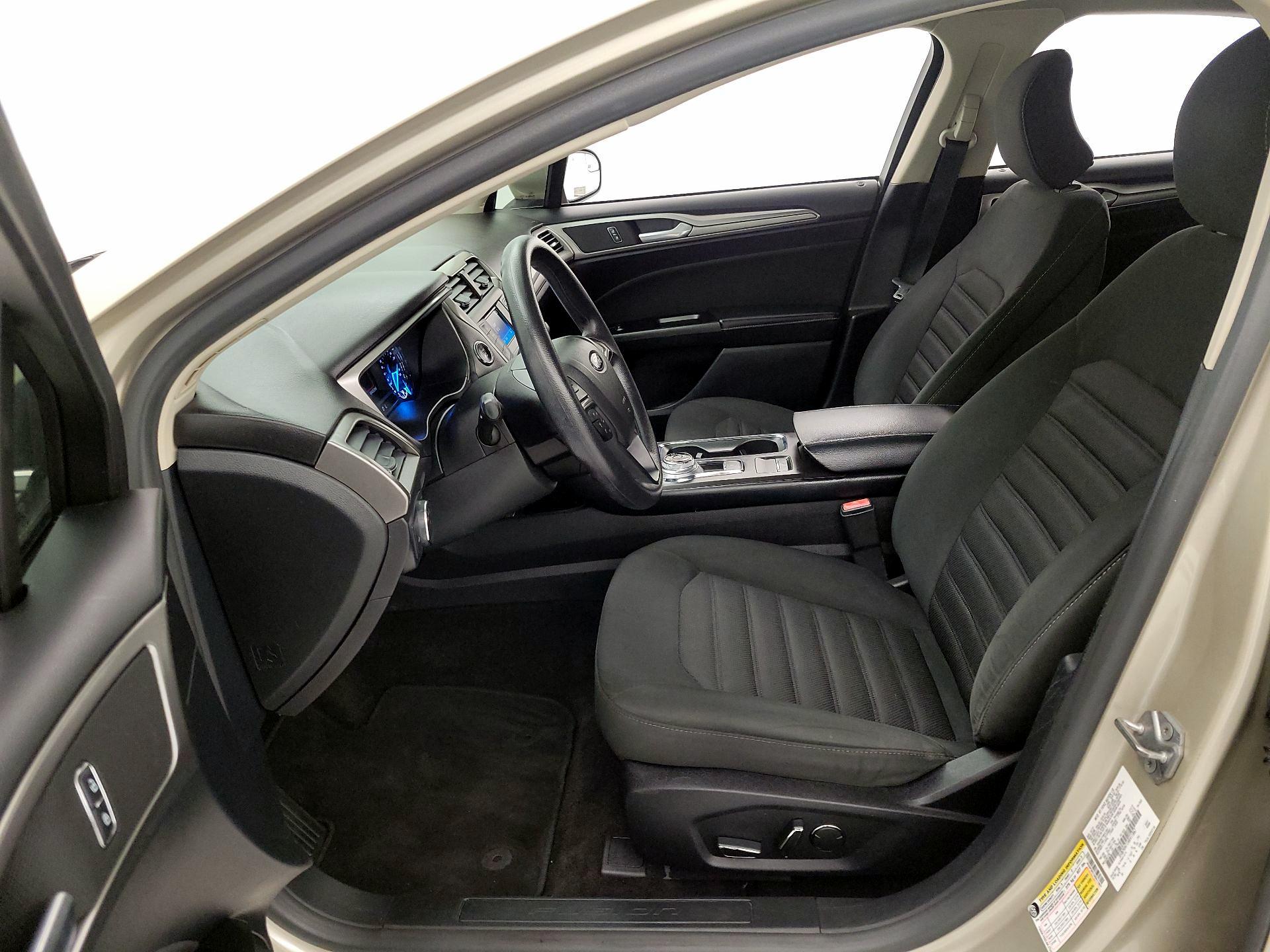 Thumbnail: 2017 Ford Fusion - 11