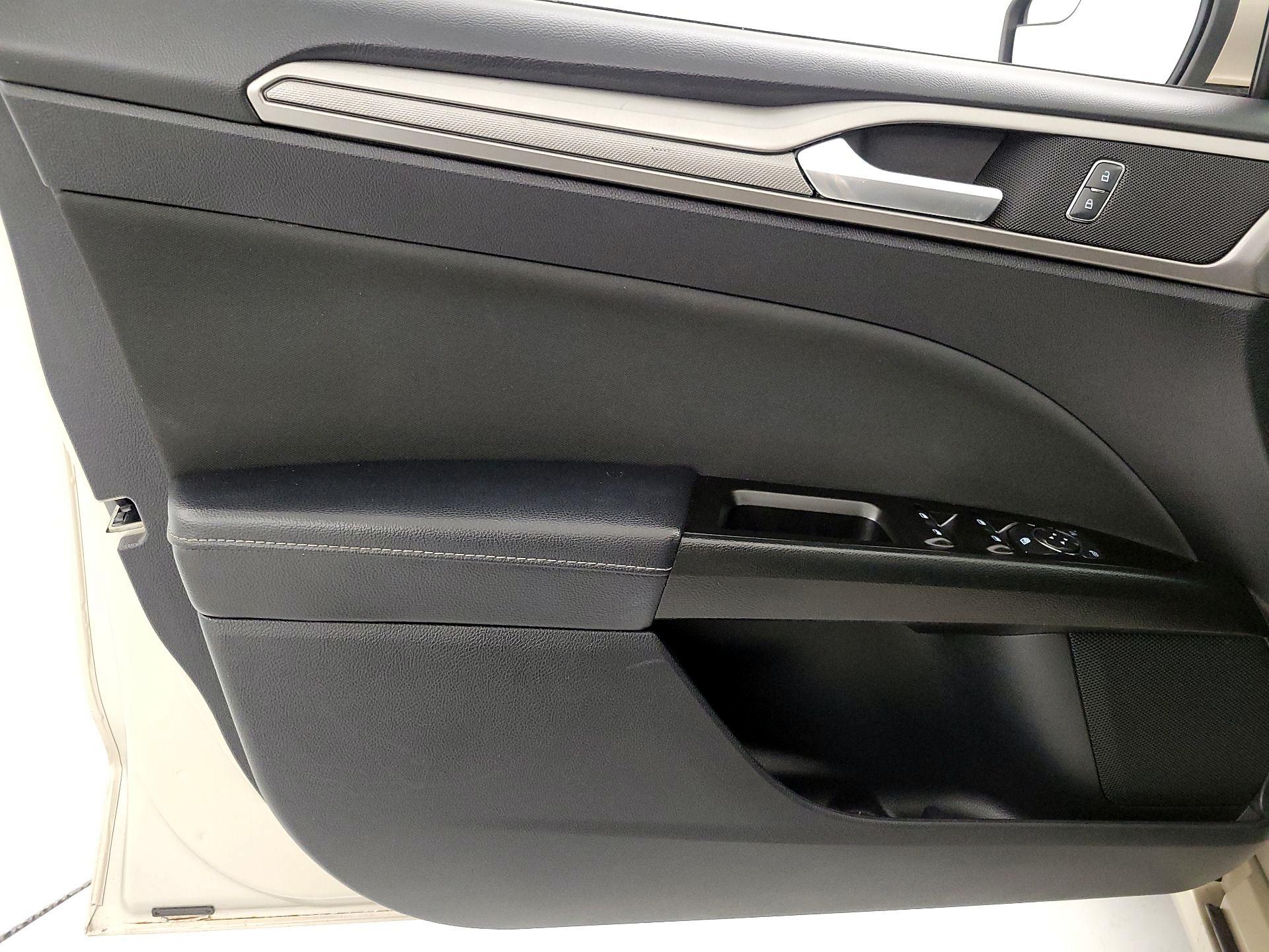 Thumbnail: 2017 Ford Fusion - 12