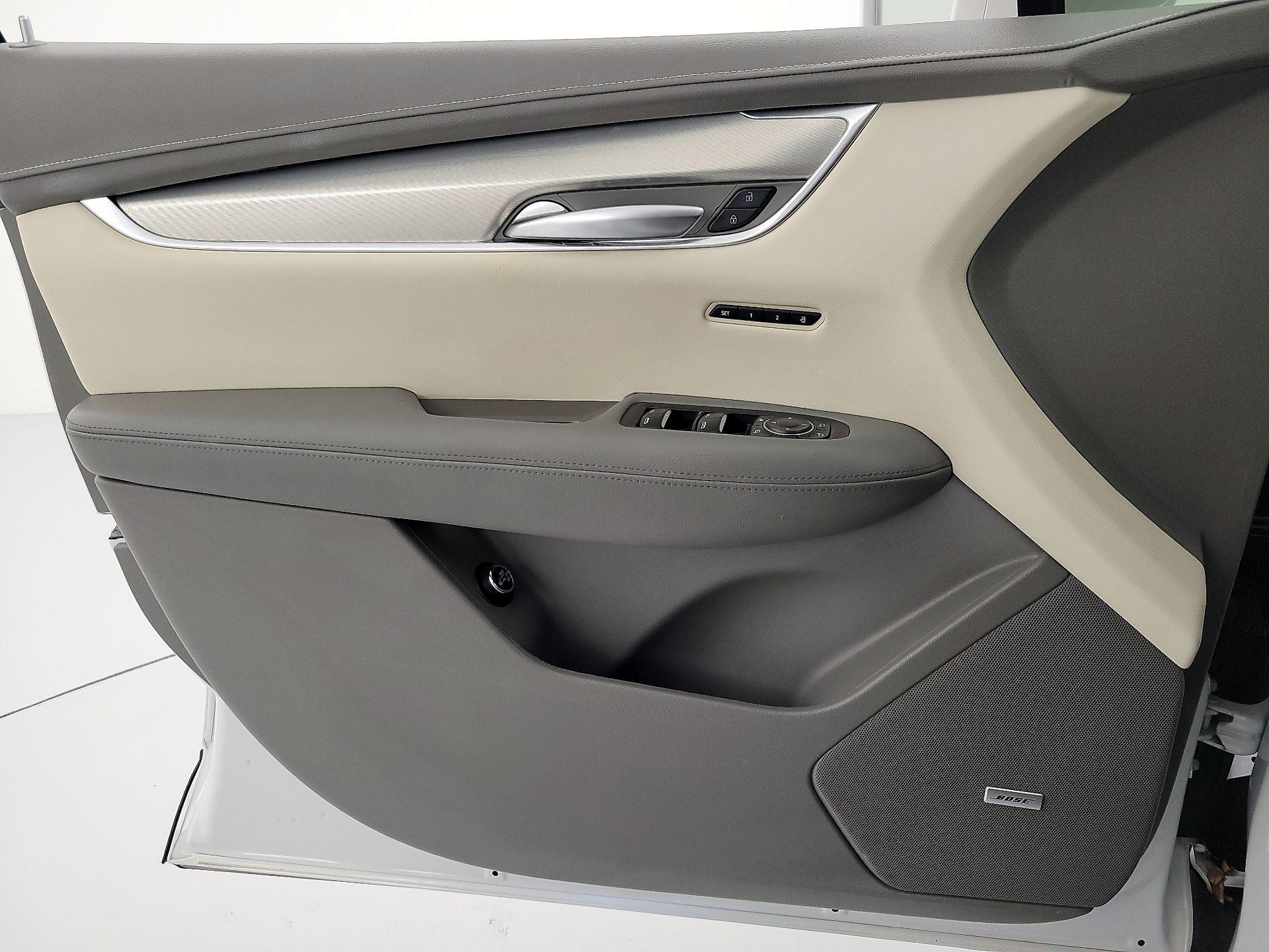 Thumbnail: 2019 Cadillac XT5 - 12