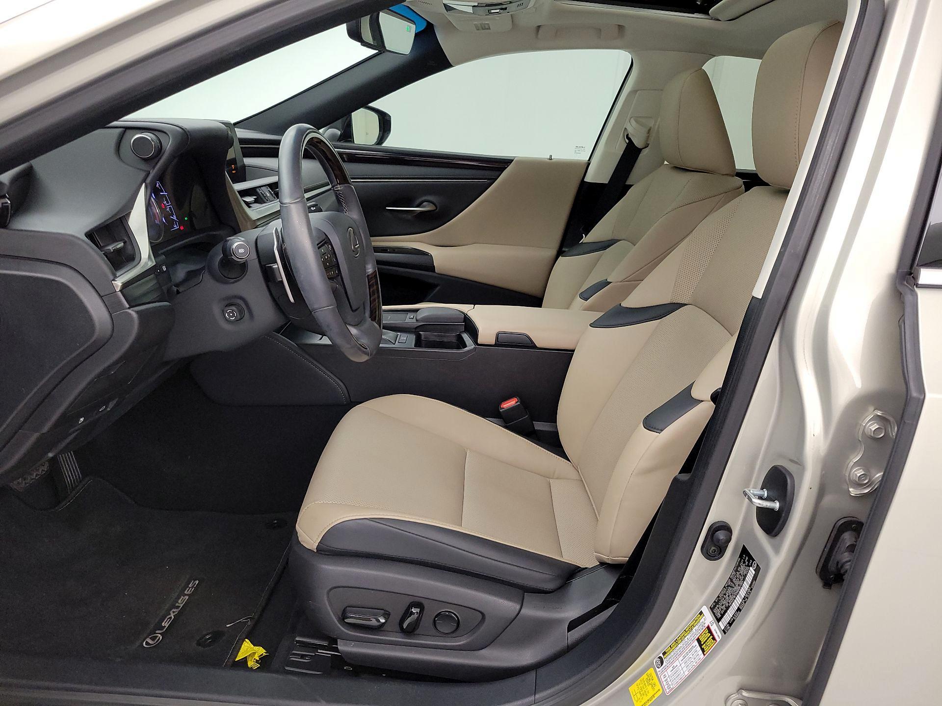 Thumbnail: 2021 Lexus ES - 11