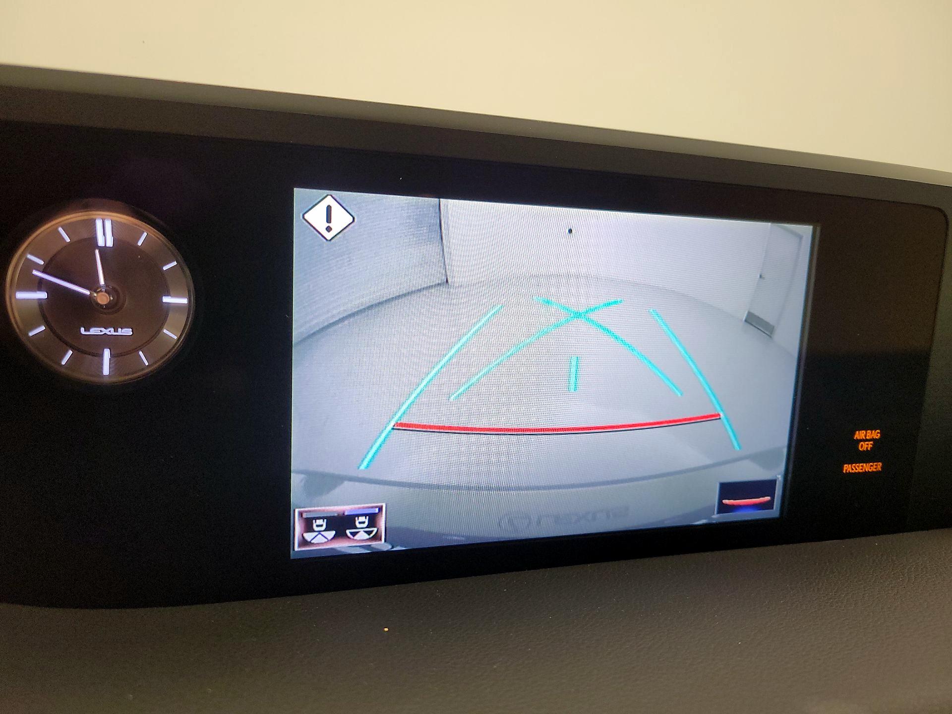 Thumbnail: 2021 Lexus ES - 13