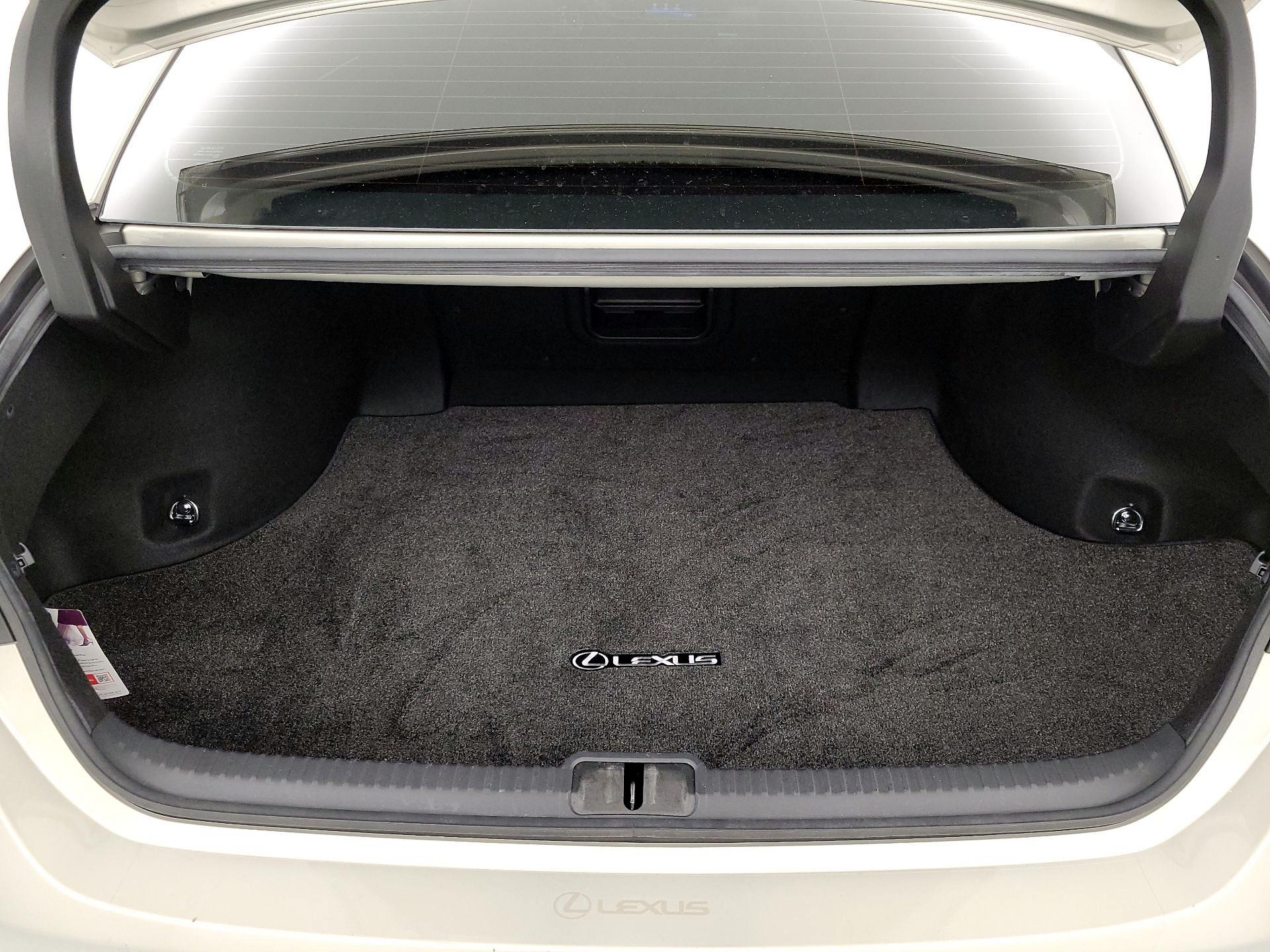 Thumbnail: 2021 Lexus ES - 20