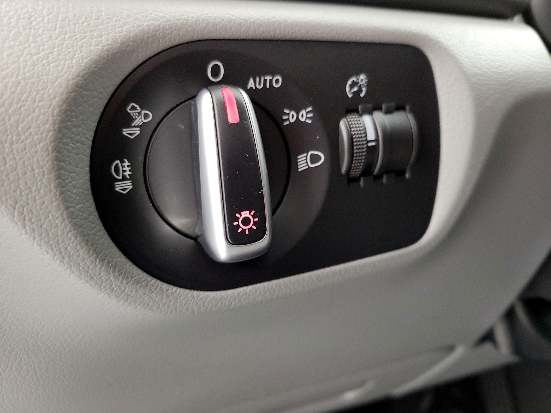 Thumbnail: 2018 Audi Q3 - 13