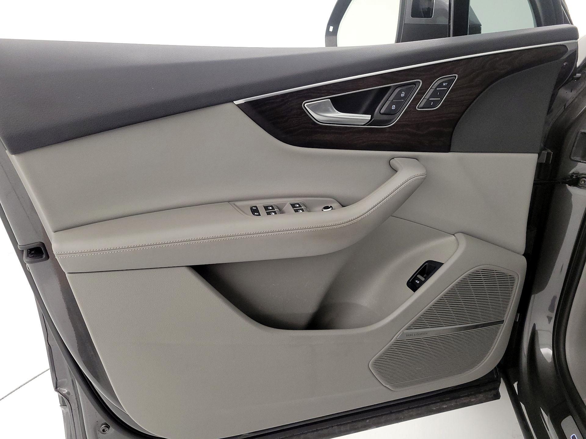 Thumbnail: 2021 Audi Q7 - 12