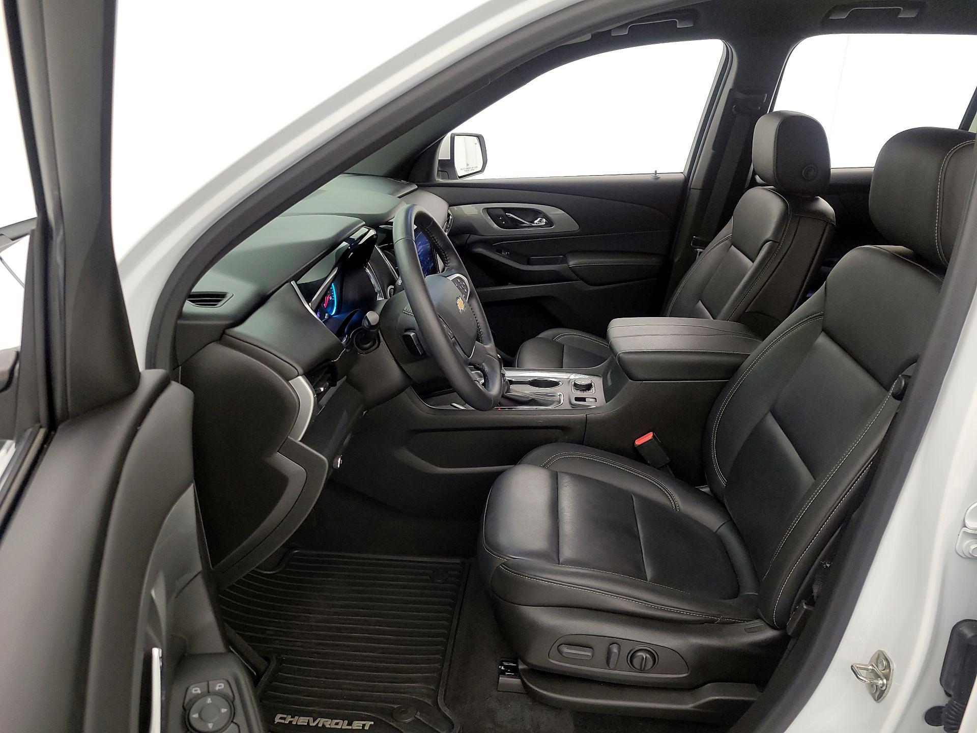 Thumbnail: 2022 Chevrolet Traverse - 11