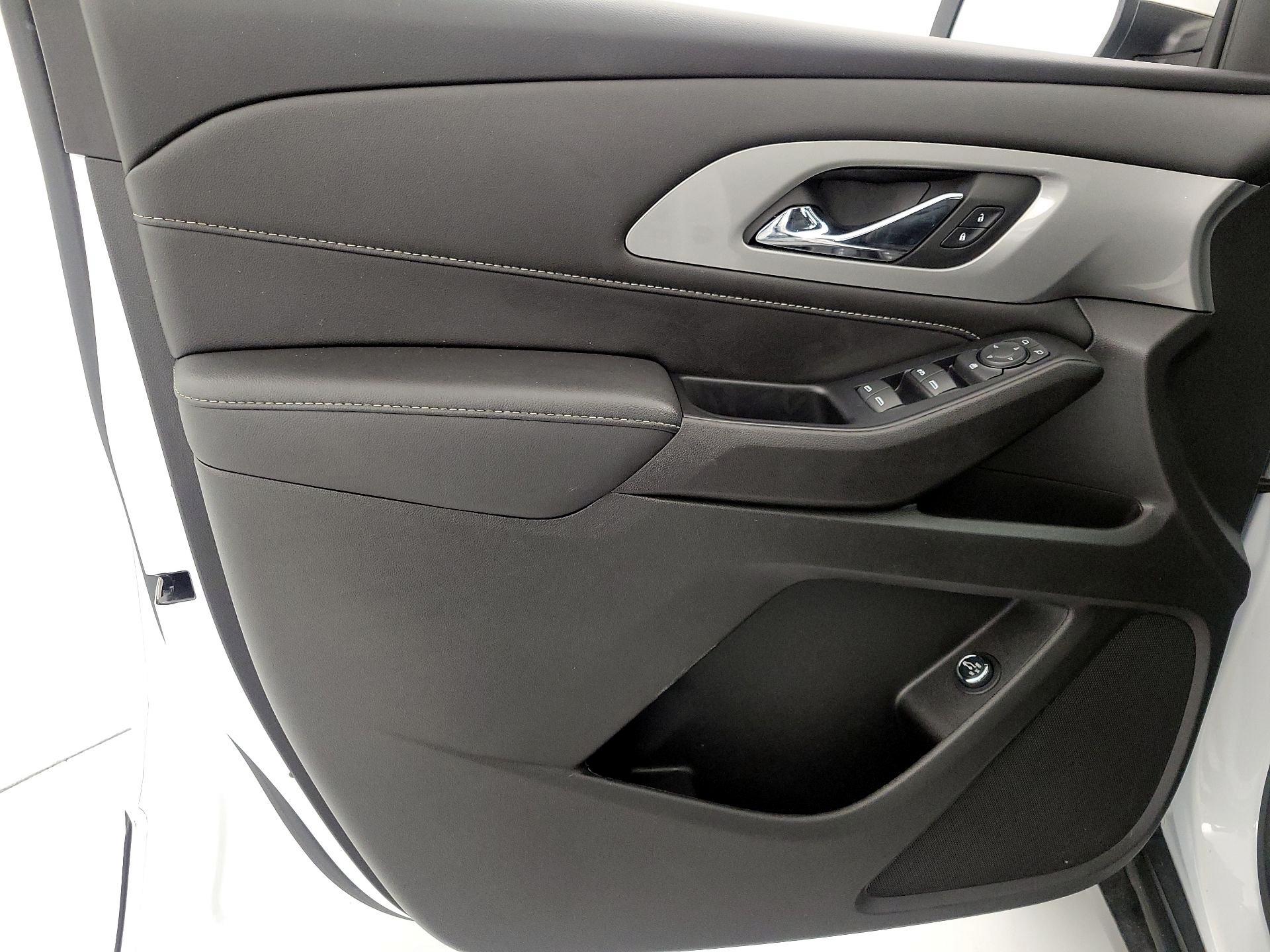 Thumbnail: 2022 Chevrolet Traverse - 12