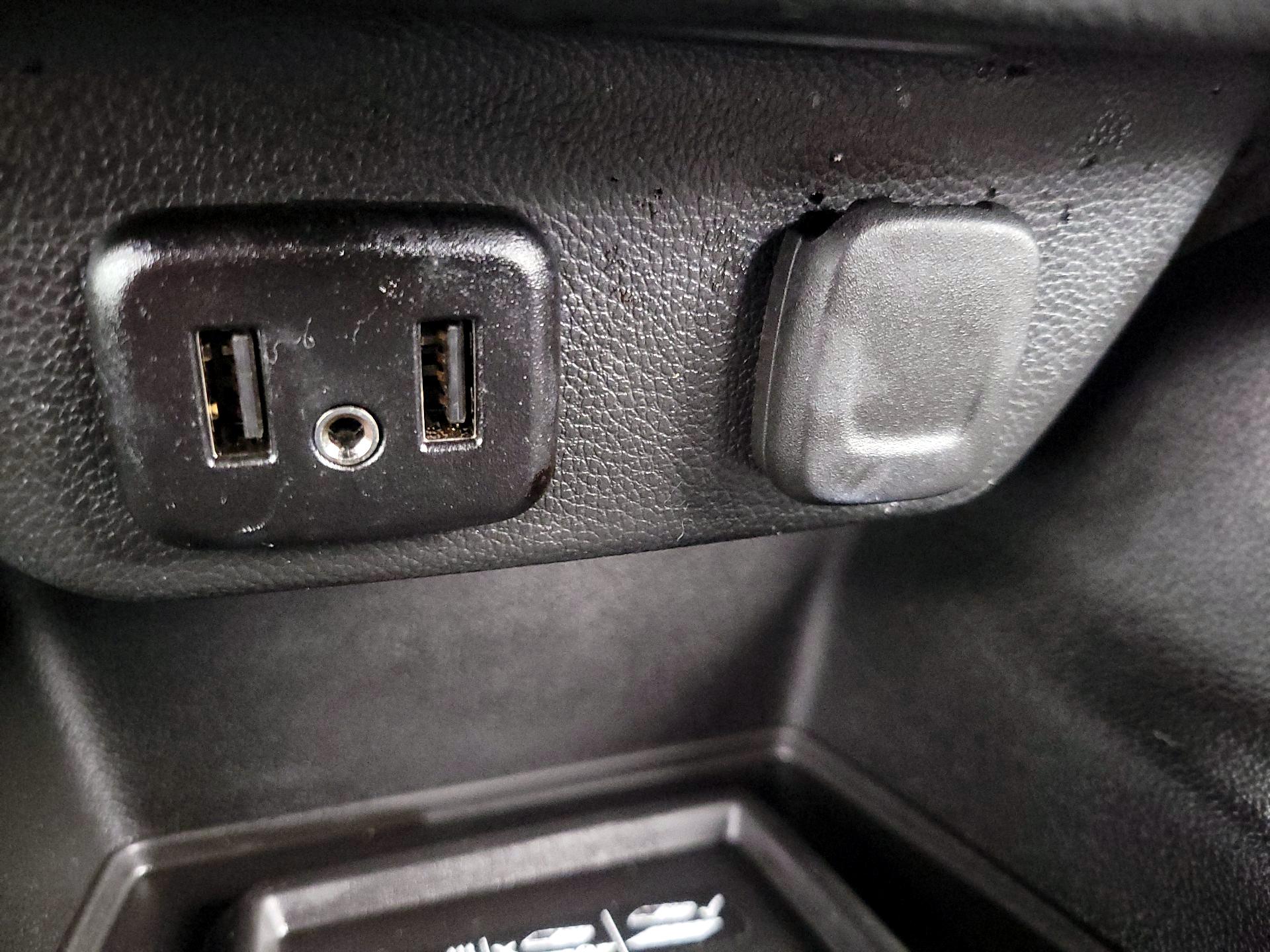 Thumbnail: 2022 Chevrolet Traverse - 18