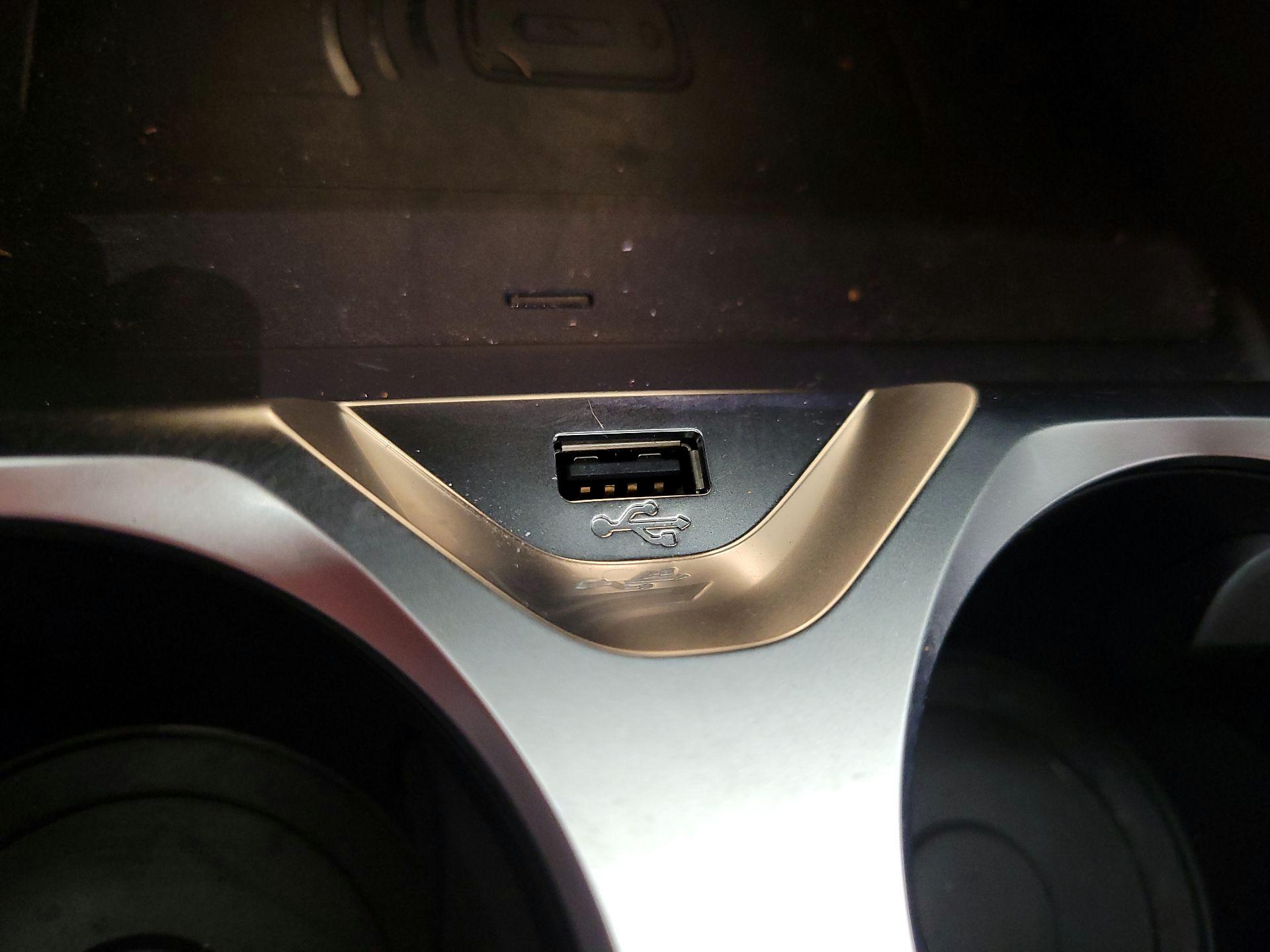 Thumbnail: 2022 BMW M8 - 19