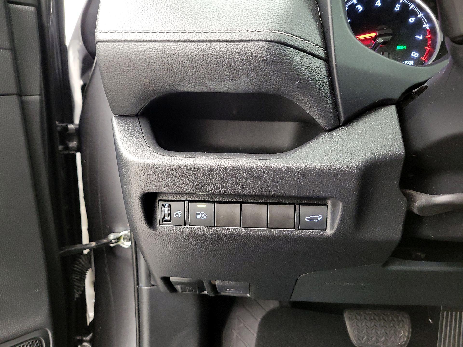 Thumbnail: 2021 Toyota RAV4 - 13