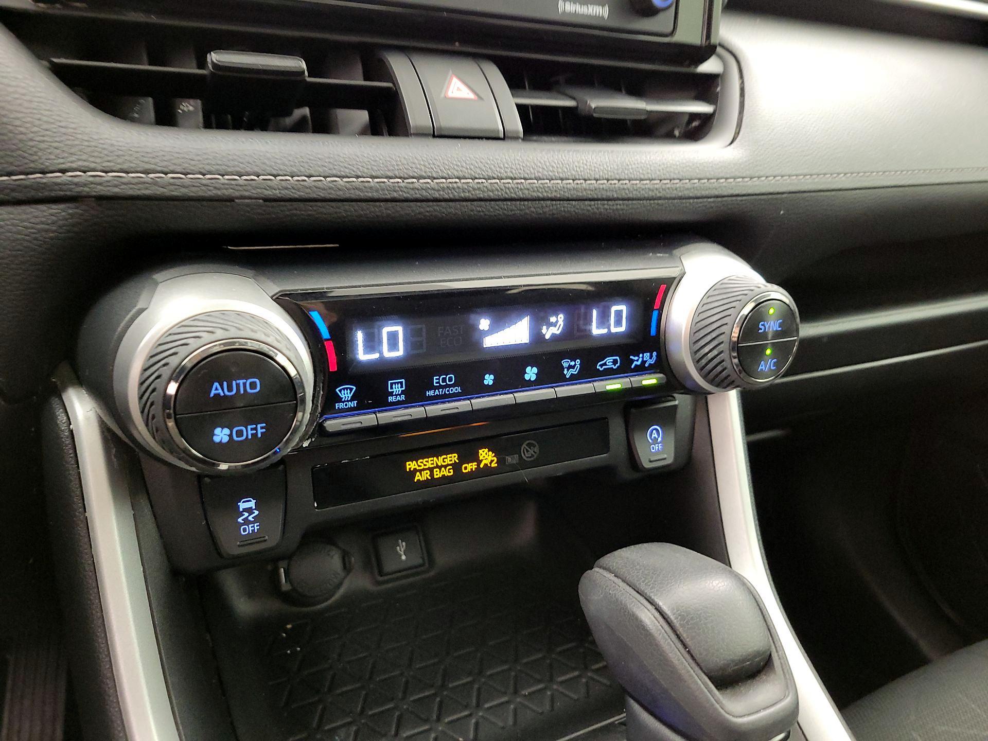 Thumbnail: 2021 Toyota RAV4 - 17