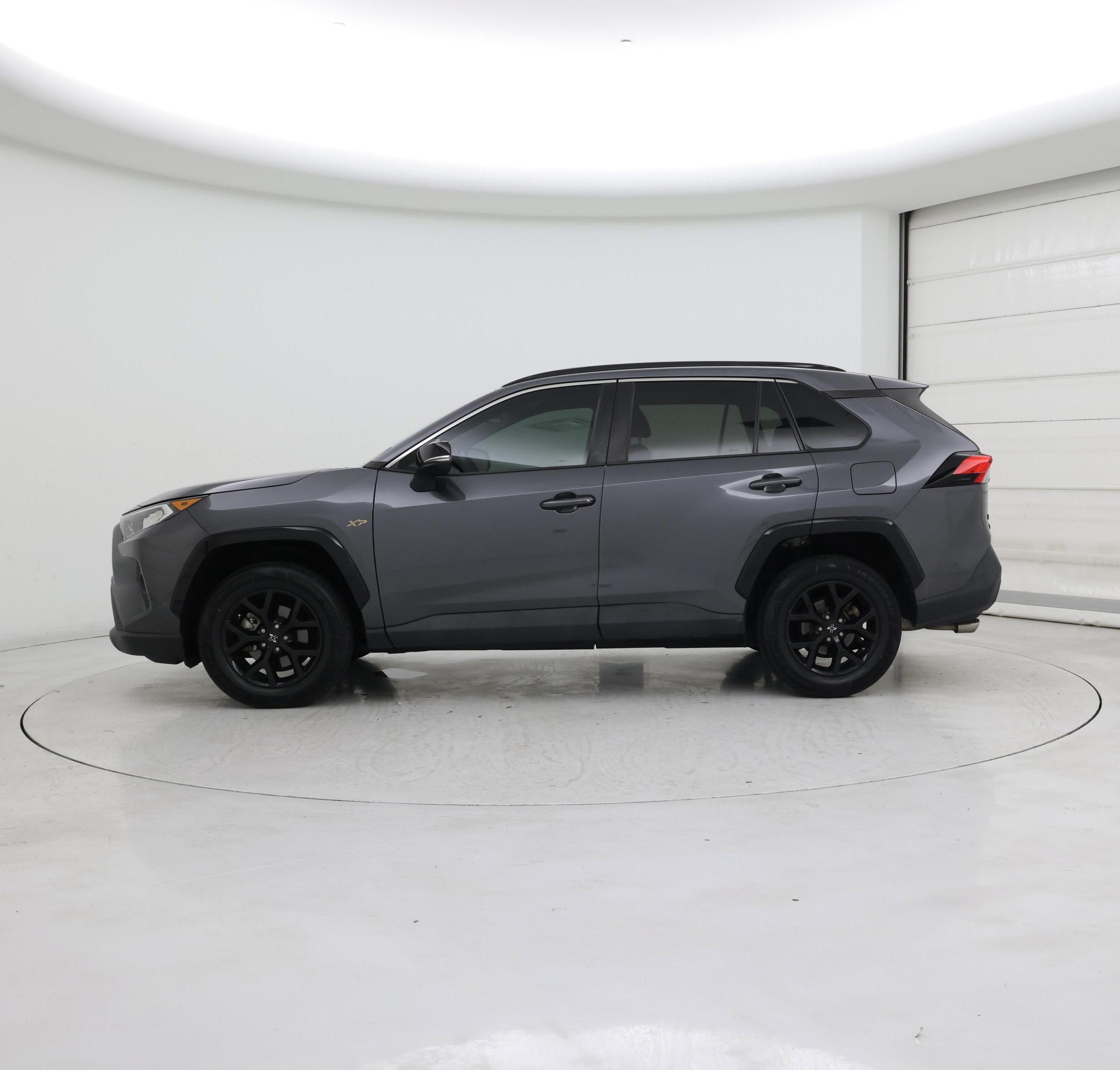 Thumbnail: 2021 Toyota RAV4 - 3
