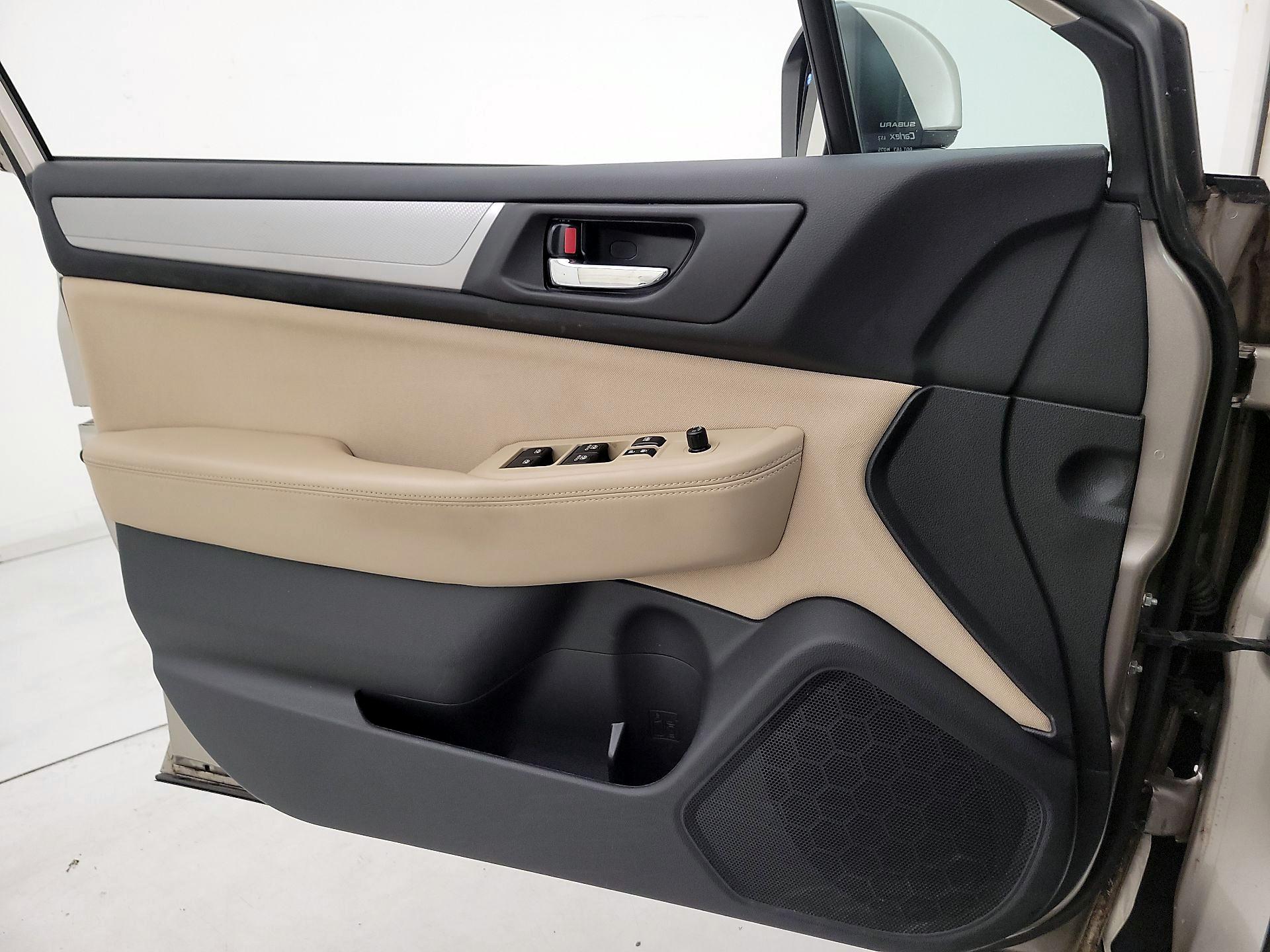 Thumbnail: 2016 Subaru Outback - 12