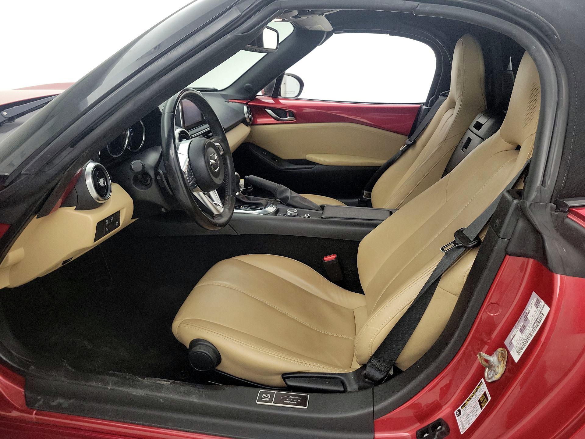 Thumbnail: 2016 Mazda MX-5 Miata - 11