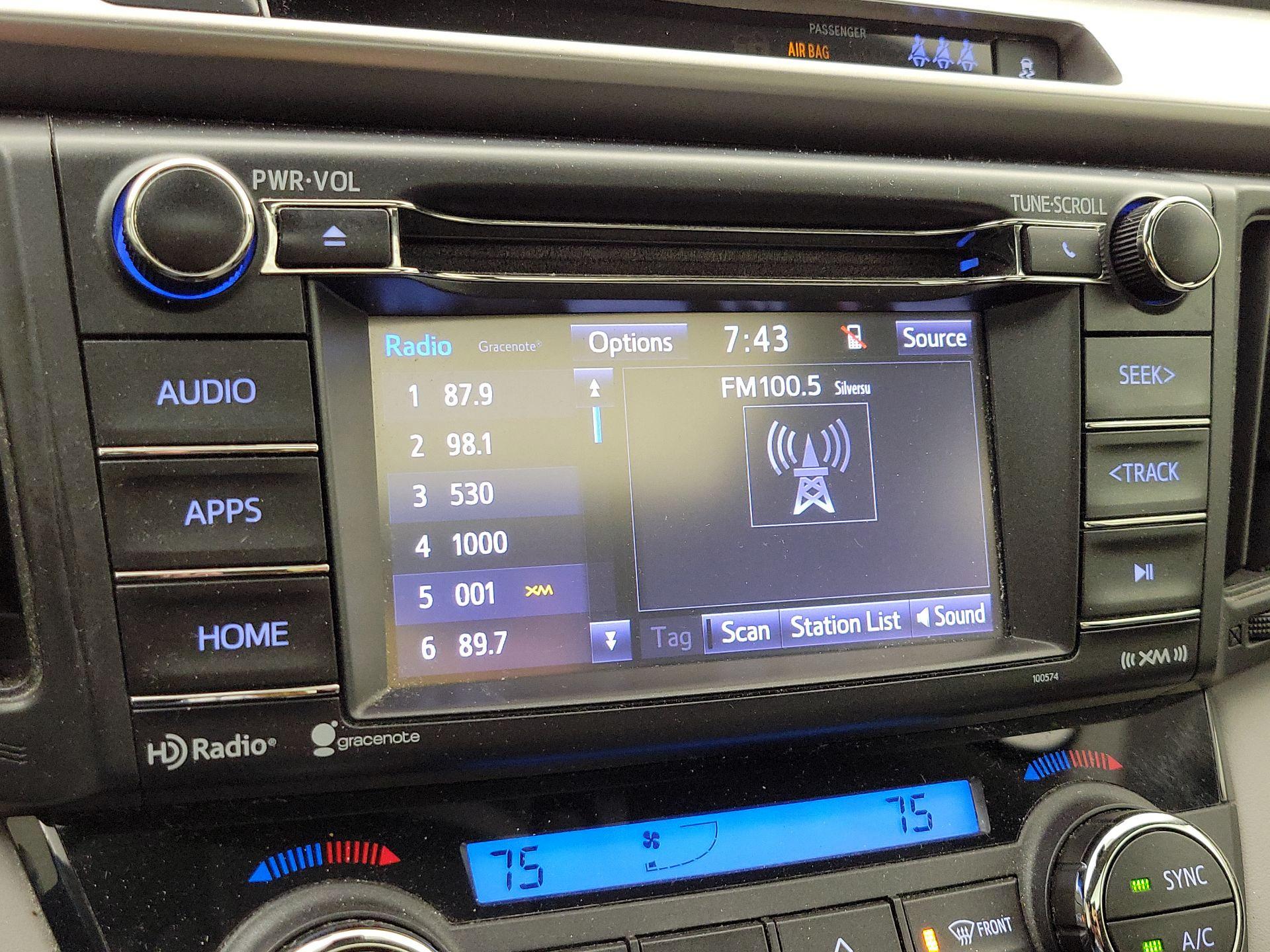 Thumbnail: 2017 Toyota RAV4 - 15