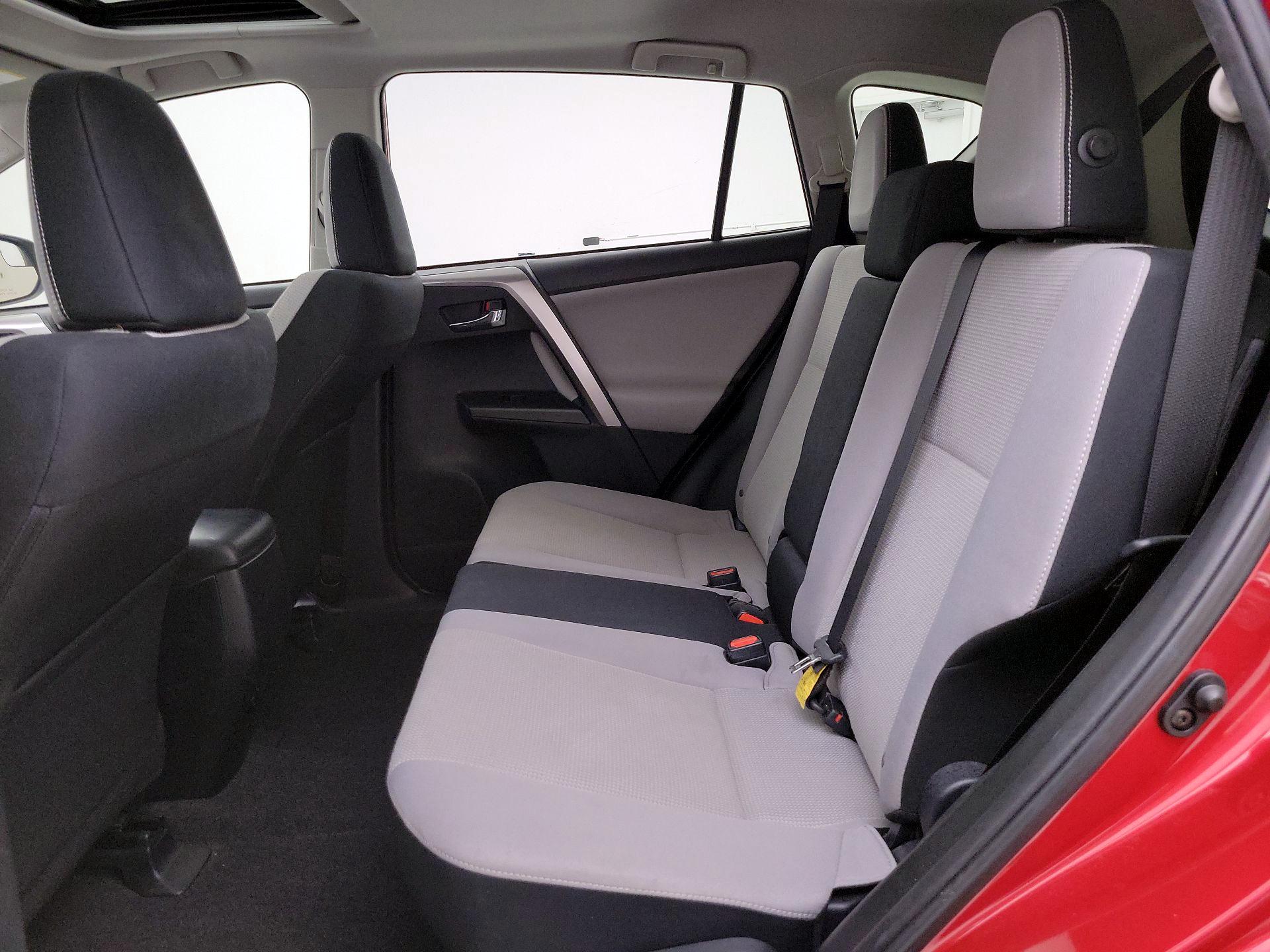 Thumbnail: 2017 Toyota RAV4 - 20