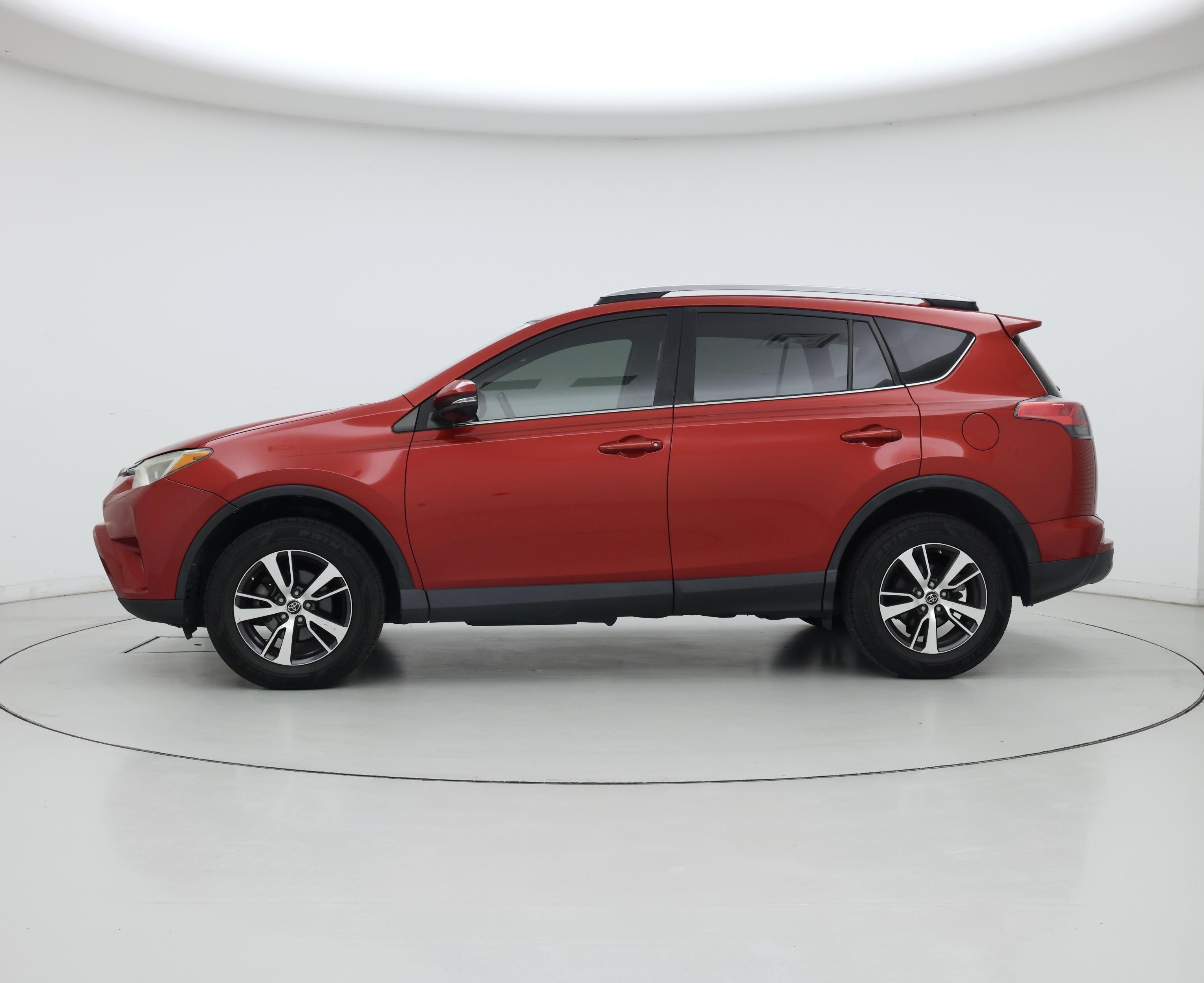Thumbnail: 2017 Toyota RAV4 - 3