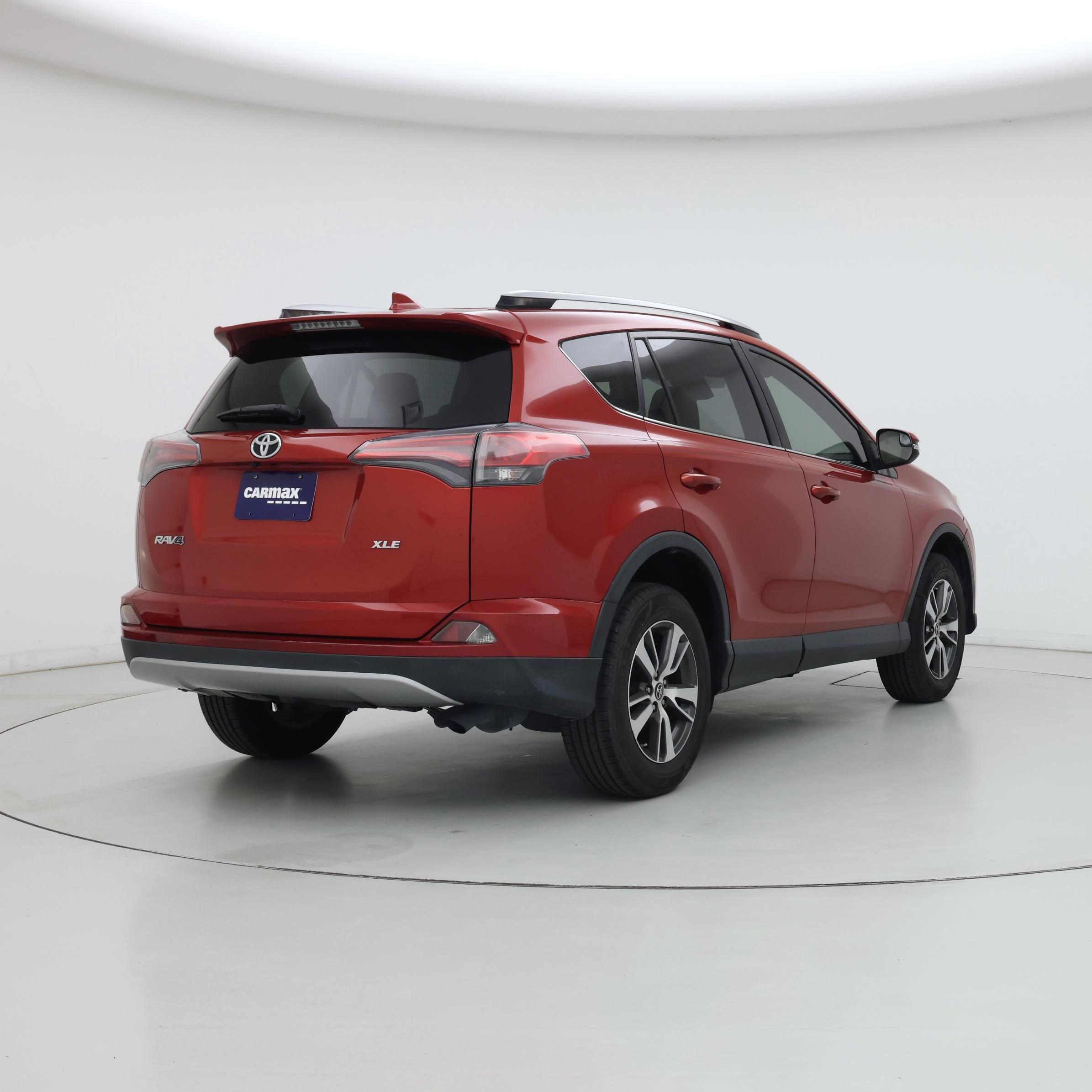 Thumbnail: 2017 Toyota RAV4 - 8