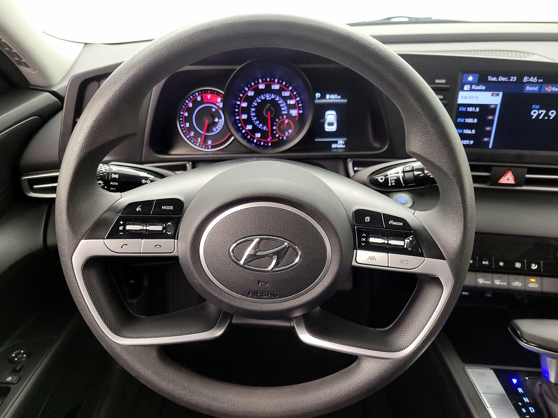 Thumbnail: 2023 Hyundai Elantra - 10