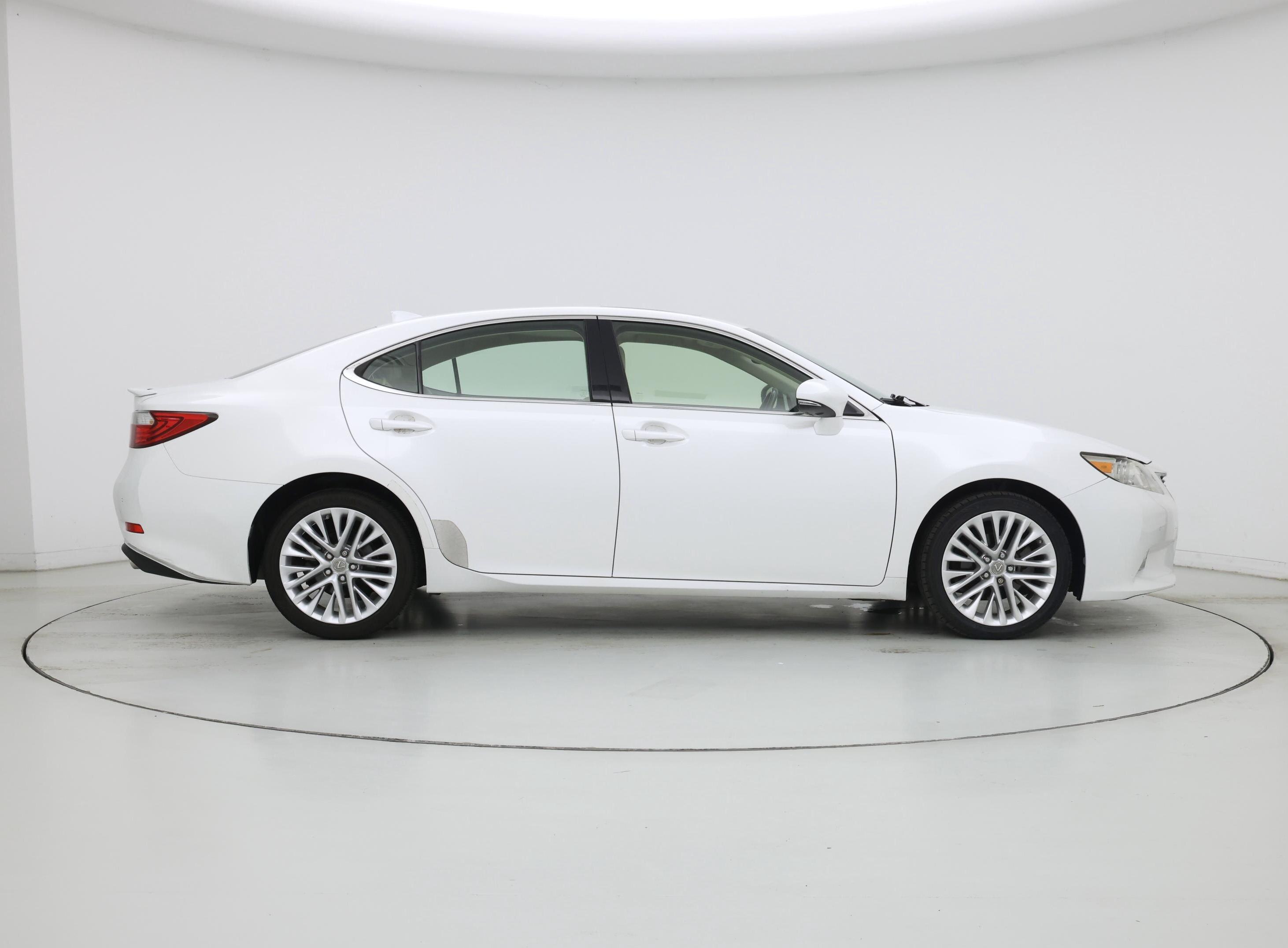 Thumbnail: 2015 Lexus ES - 7