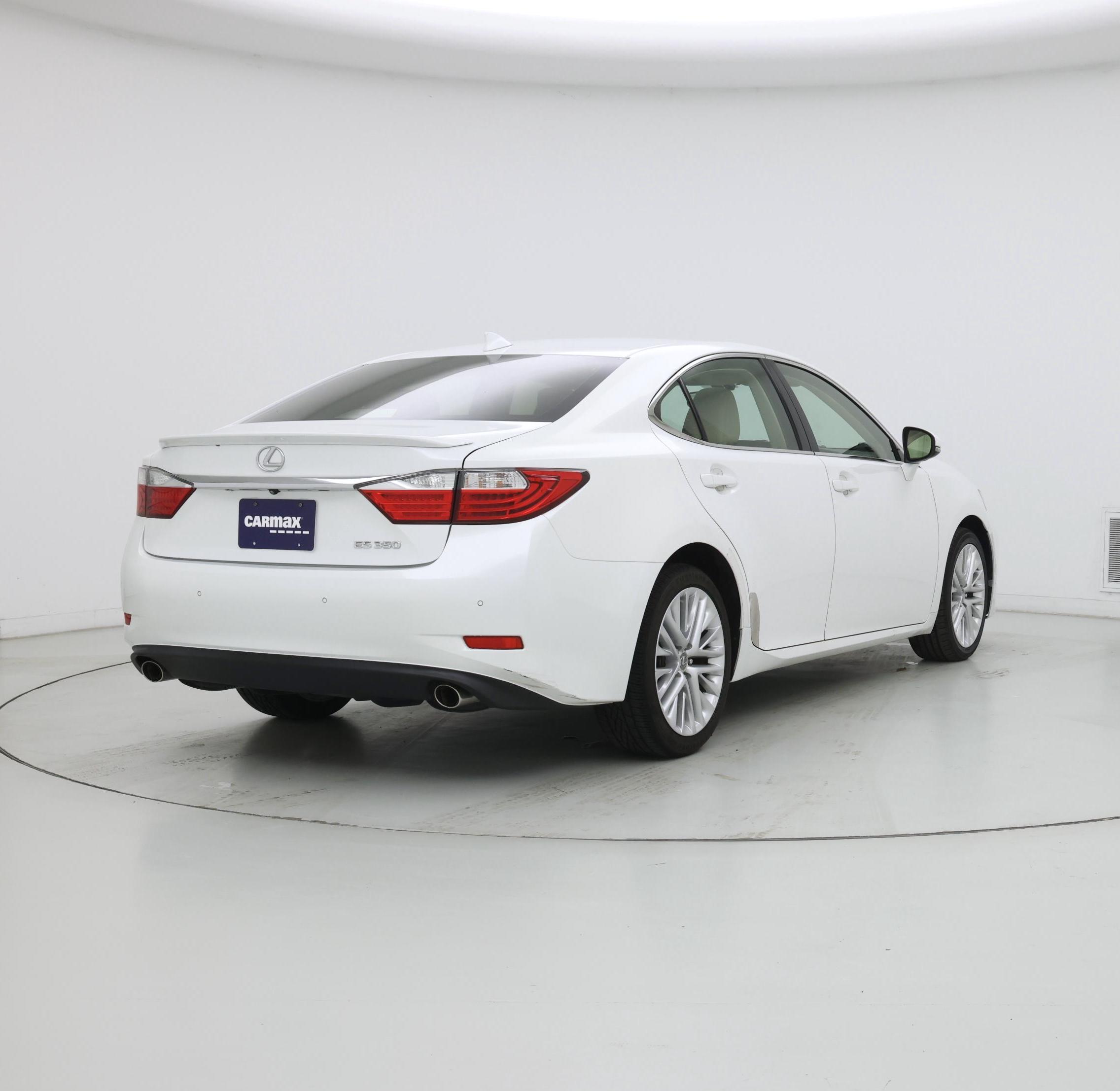 Thumbnail: 2015 Lexus ES - 8