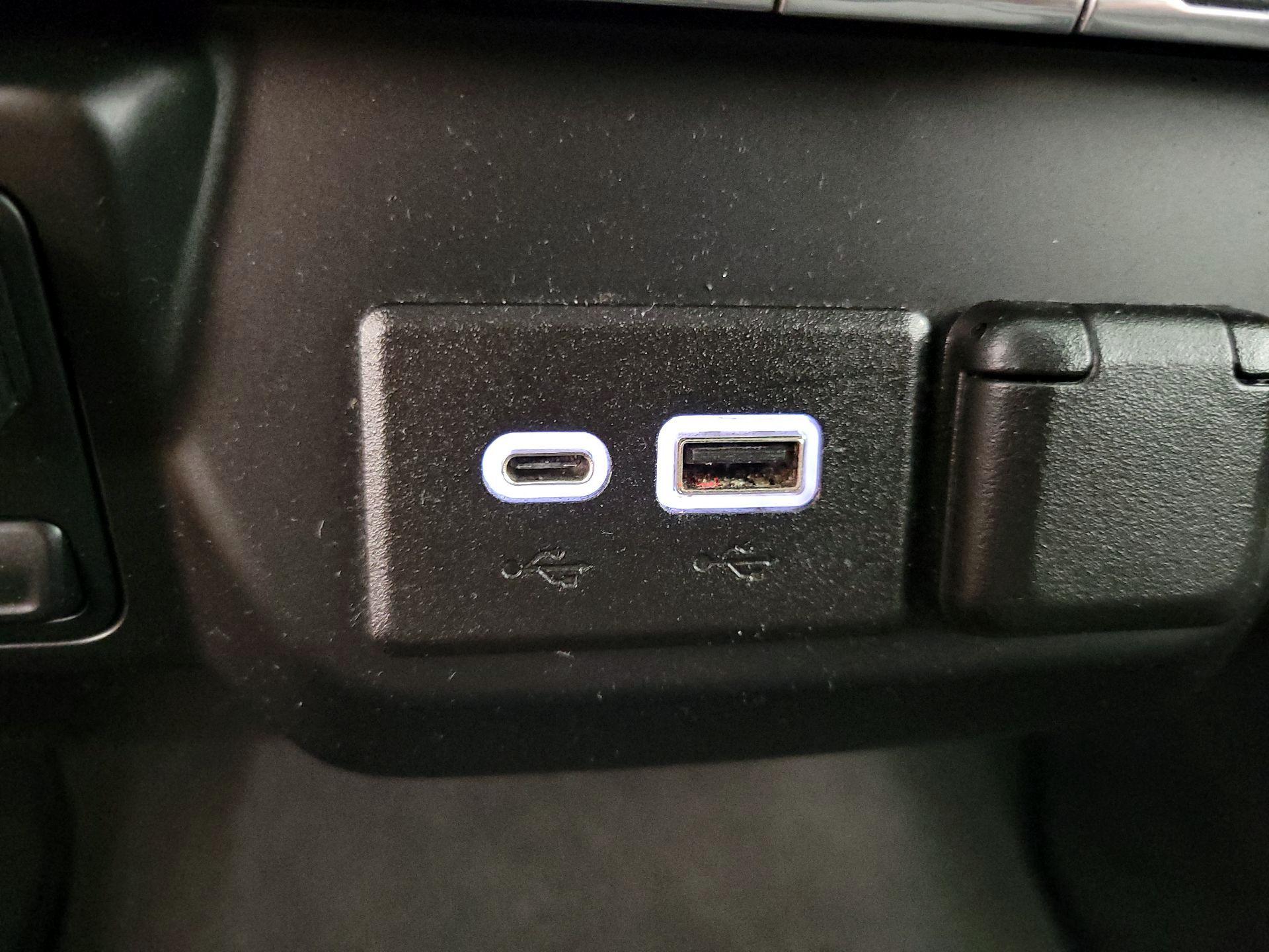 Thumbnail: 2021 Chevrolet Silverado 1500 - 18