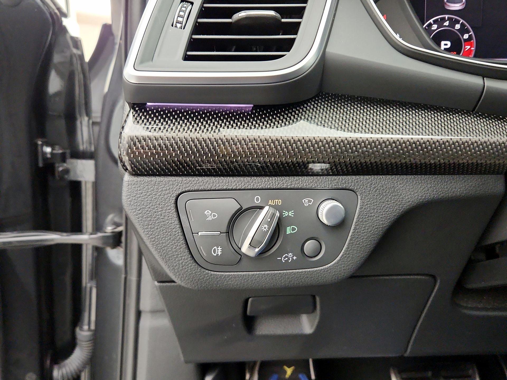 Thumbnail: 2018 Audi SQ5 - 13