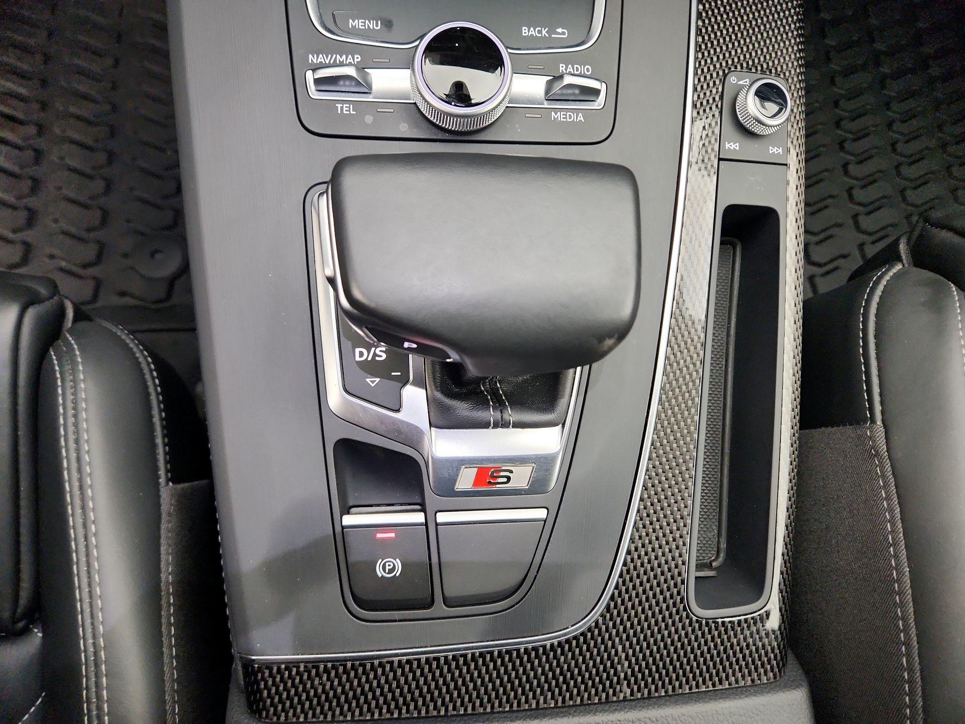 Thumbnail: 2018 Audi SQ5 - 17