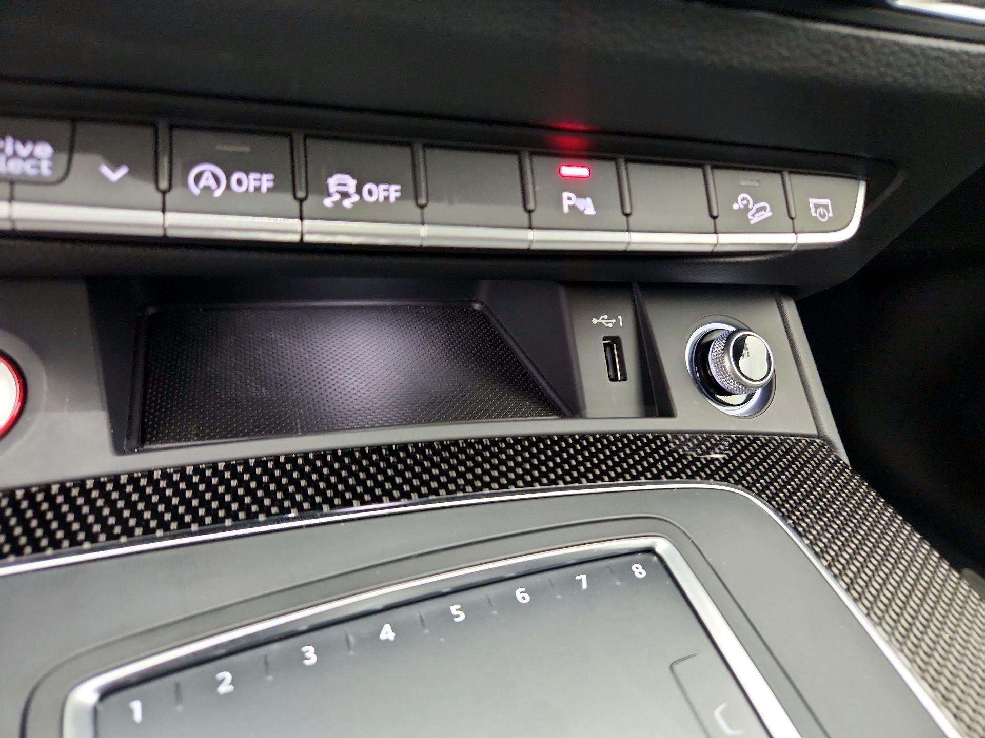 Thumbnail: 2018 Audi SQ5 - 18